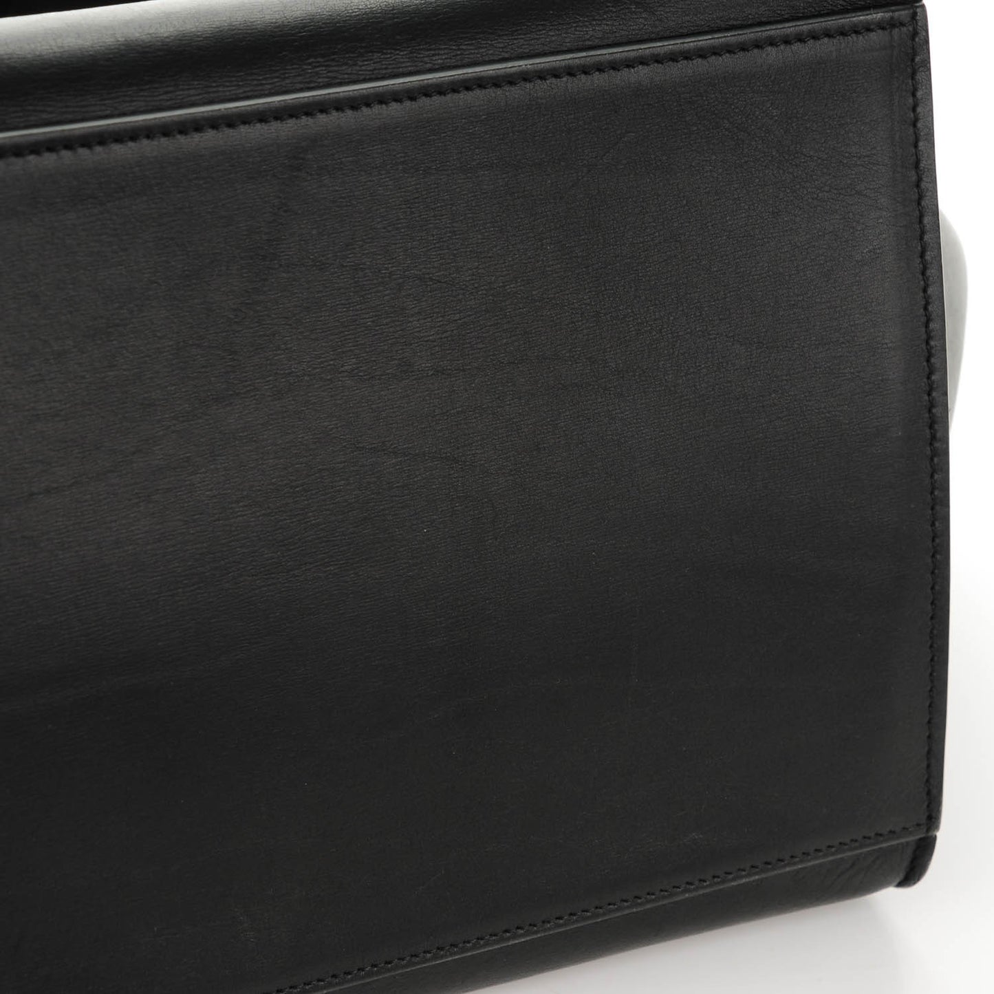 Smooth Calfskin Medium Trapeze Black