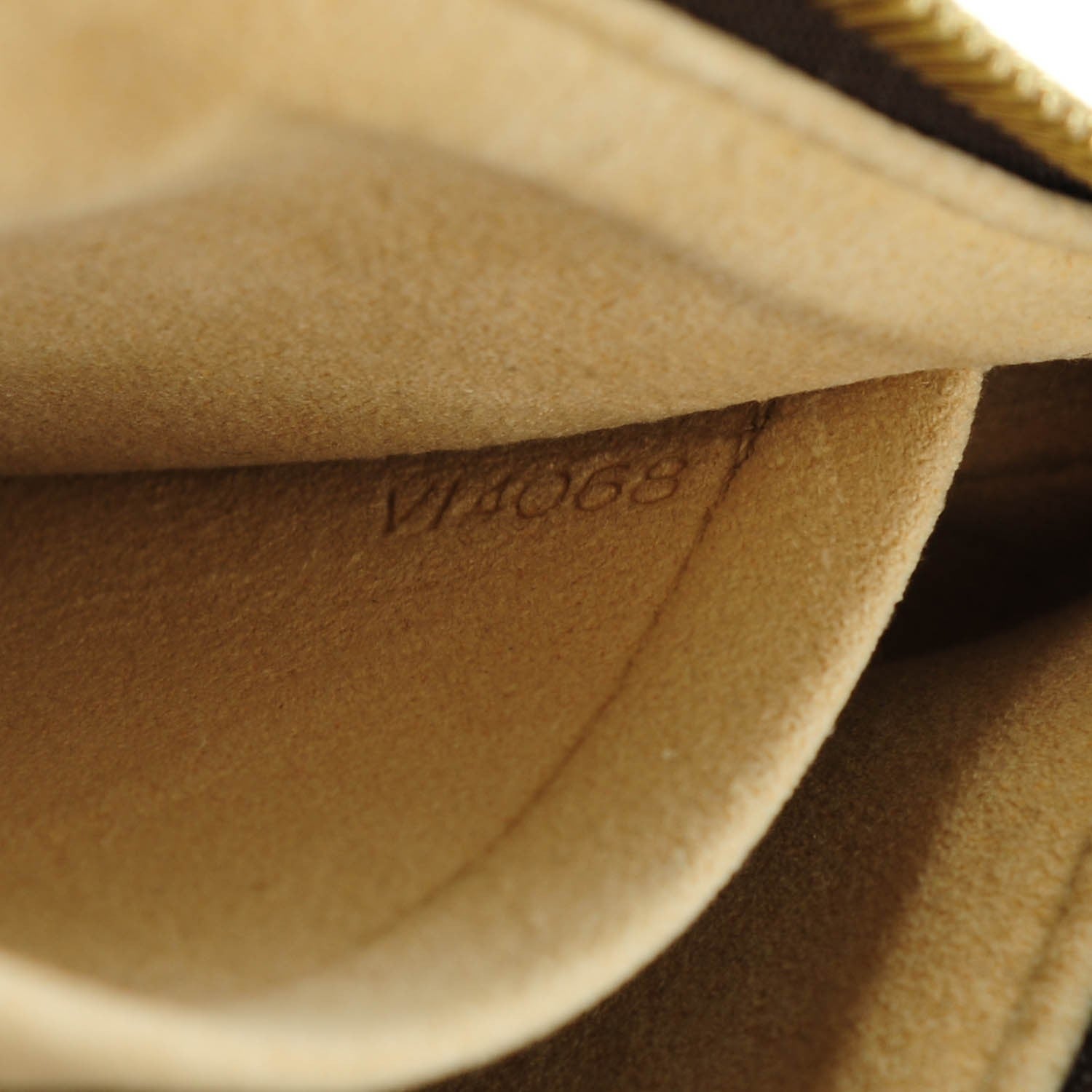 Louis Vuitton Monogram Pochette Milla MM 7 of 7