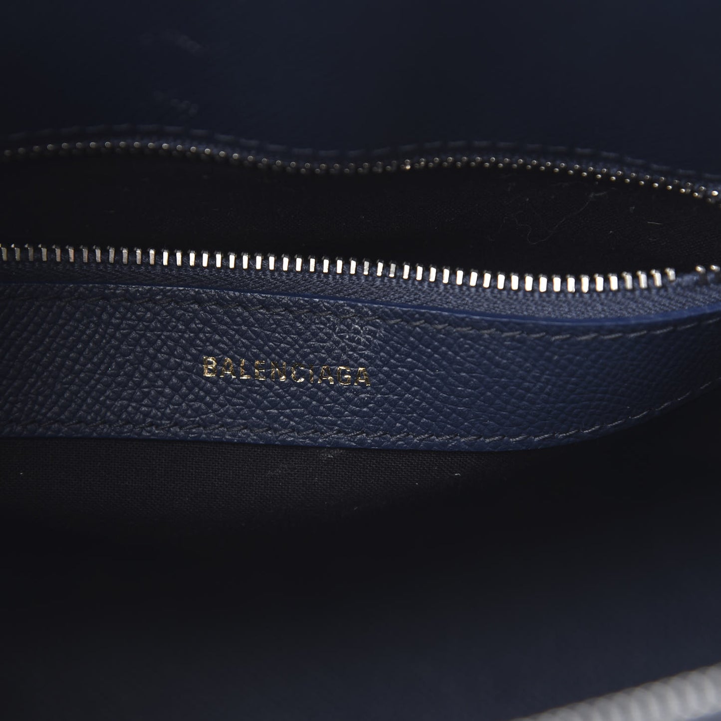 Signature Grained Calfskin Logo S Ville Top Handle Bag Bleu Canopee White
