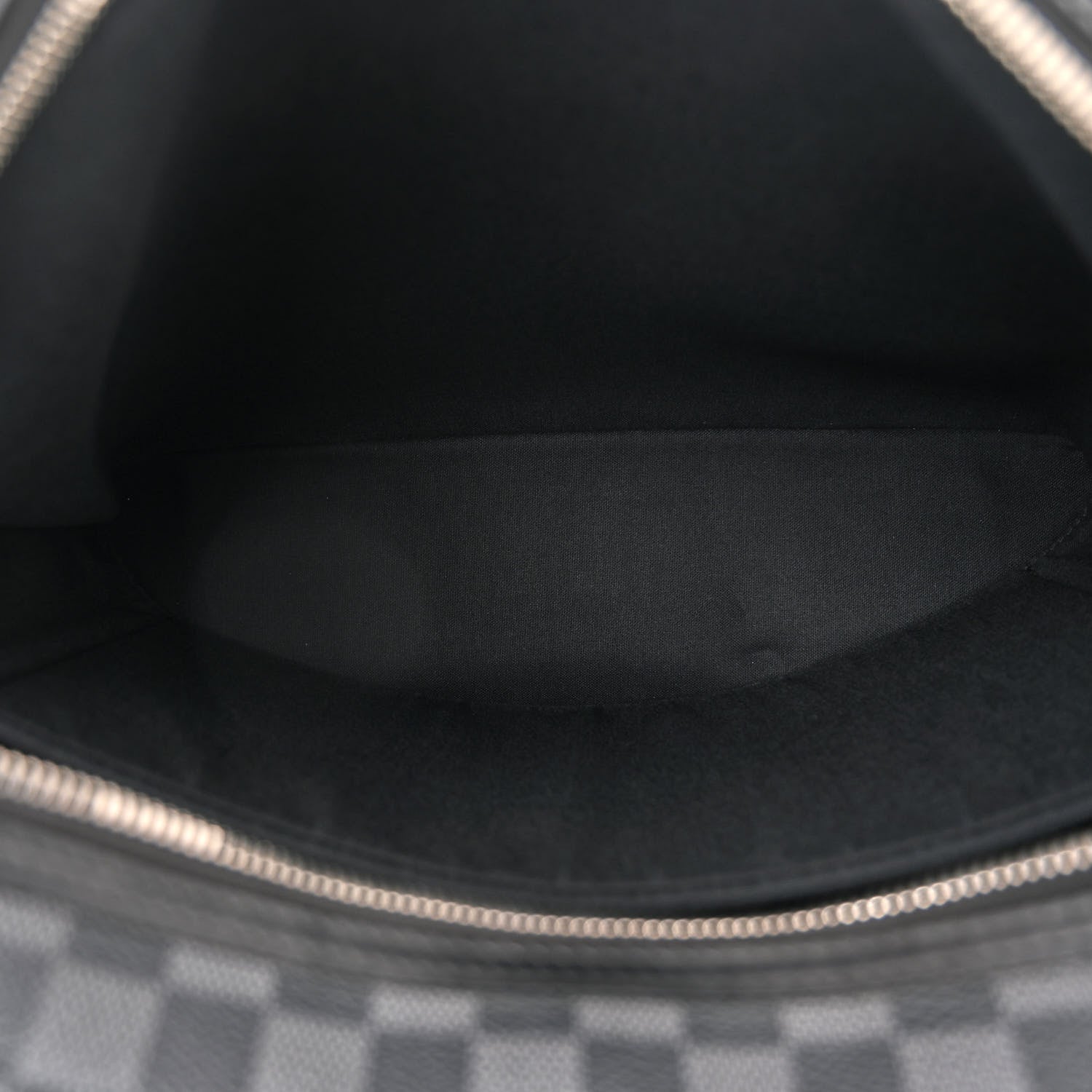 Louis Vuitton Damier Graphite Porte-Documents Voyage GM 4 of 9