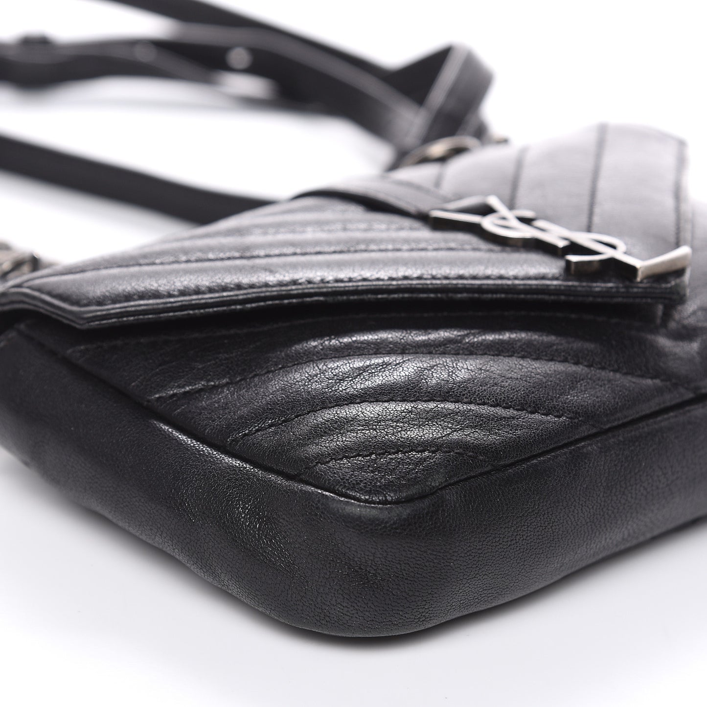 Sheepskin Matelasse Chevron Monogram College Chain Wallet Black