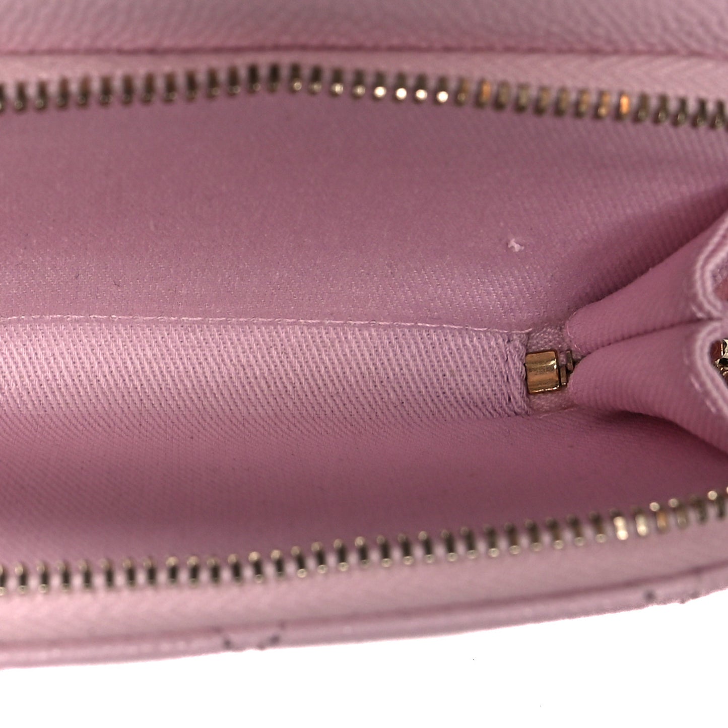 Caviar Quilted CC Pocket Bucket Bag Light Pink