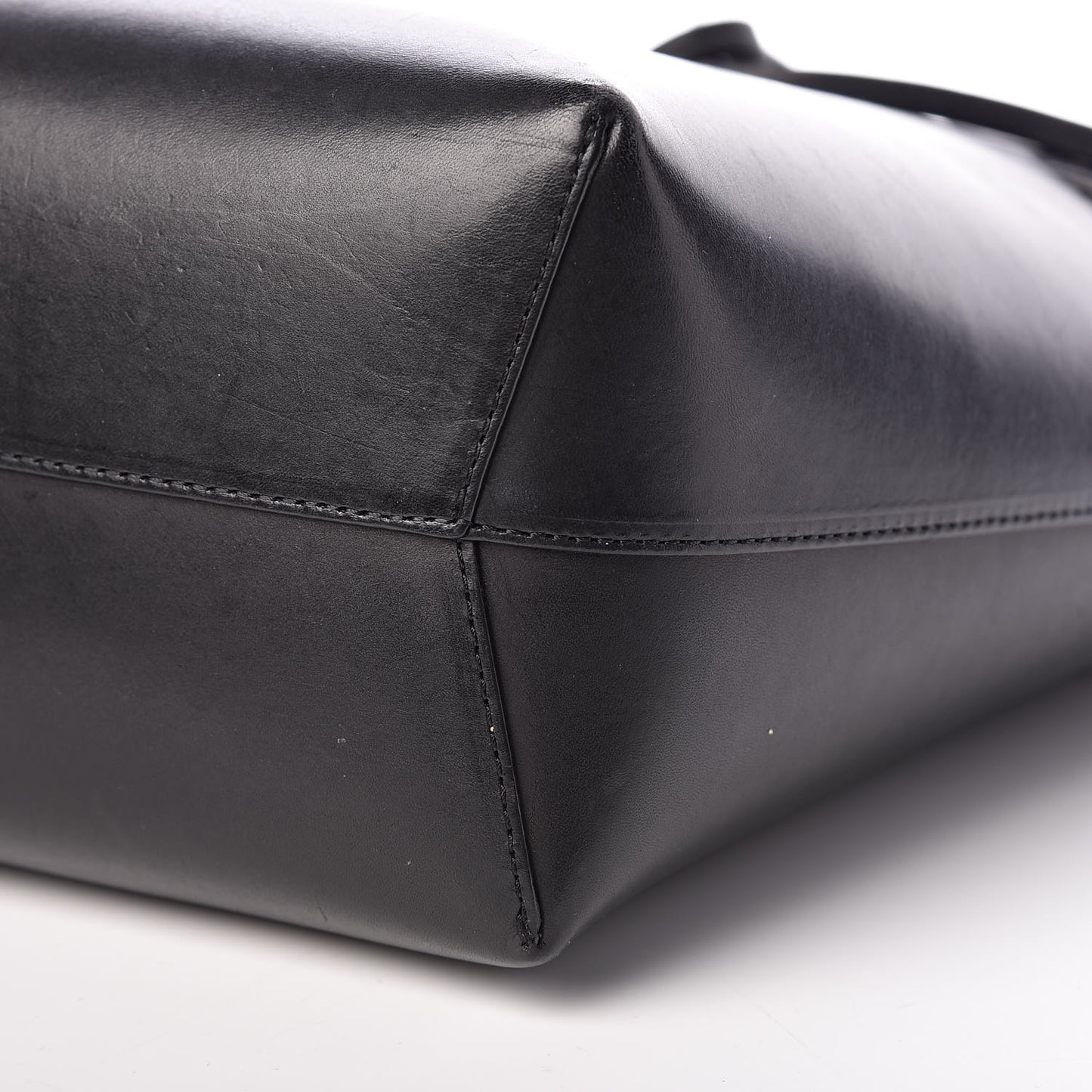 Vegetable Tanned Calfskin Mini Bucket Bag Black Flamma