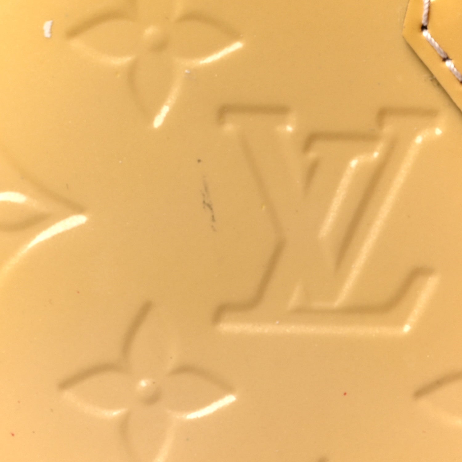 Louis Vuitton Vernis Alma MM Citrine 6 of 9