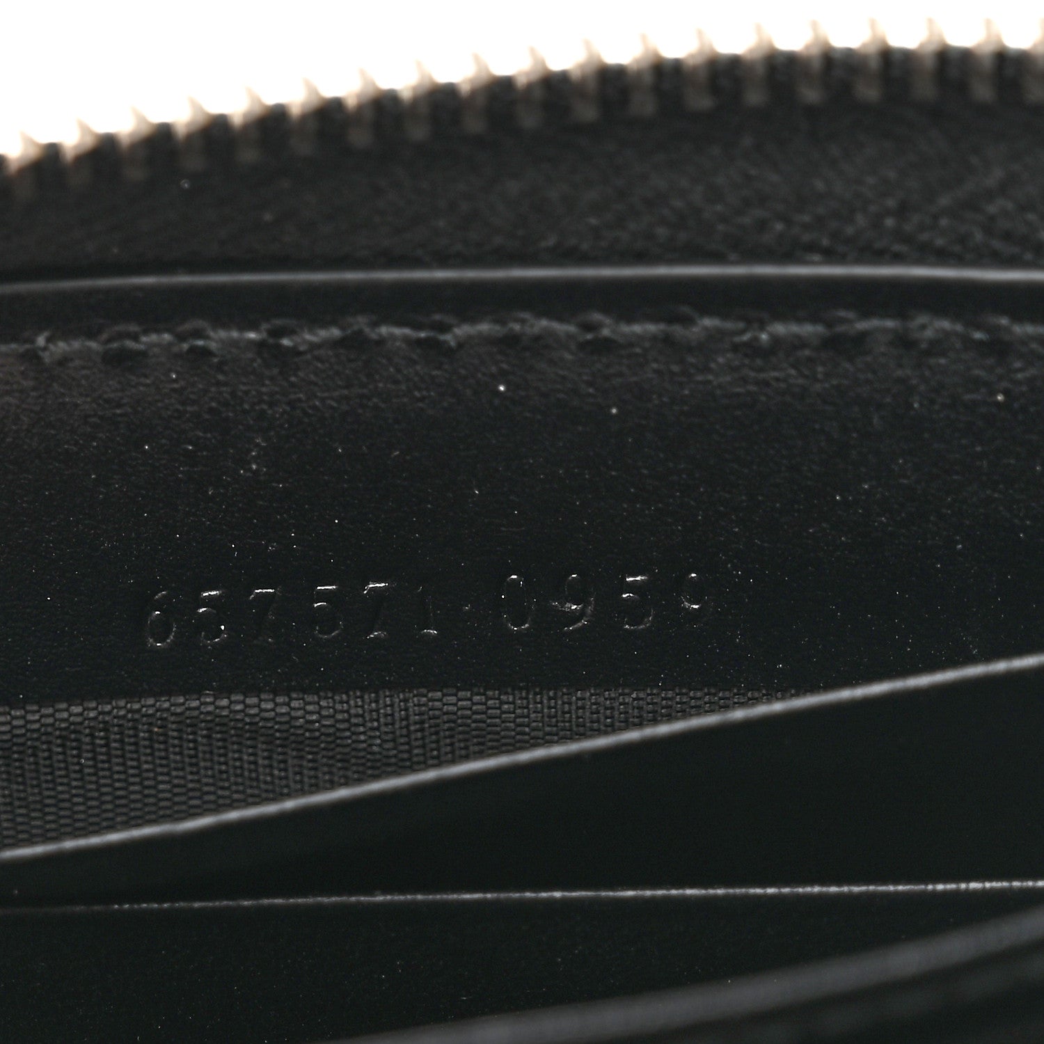 Gucci Calfskin GG Tennis Embossed Zip Around Card Case Wallet Black 7 of 9