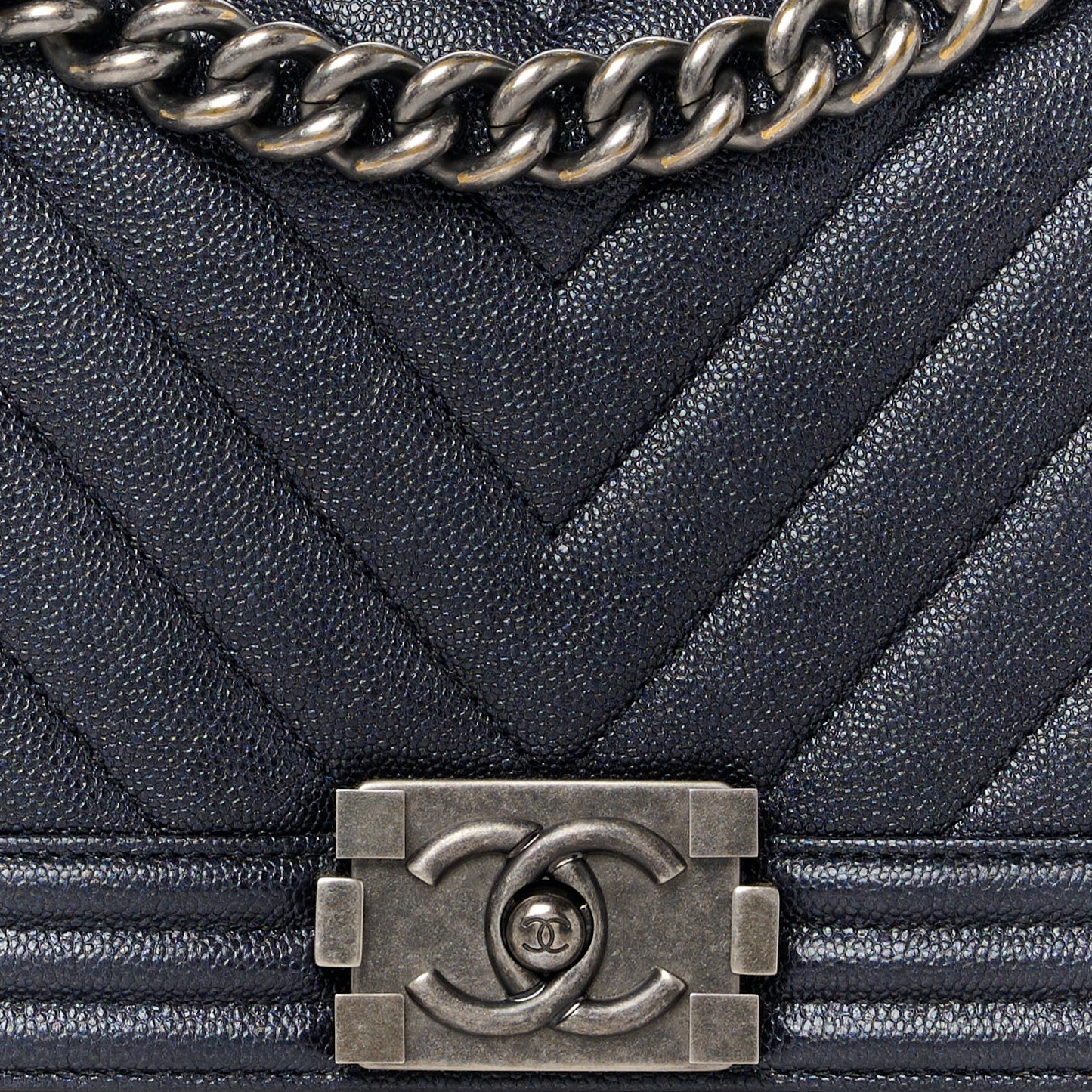 Caviar Chevron Quilted Medium Boy Flap Black