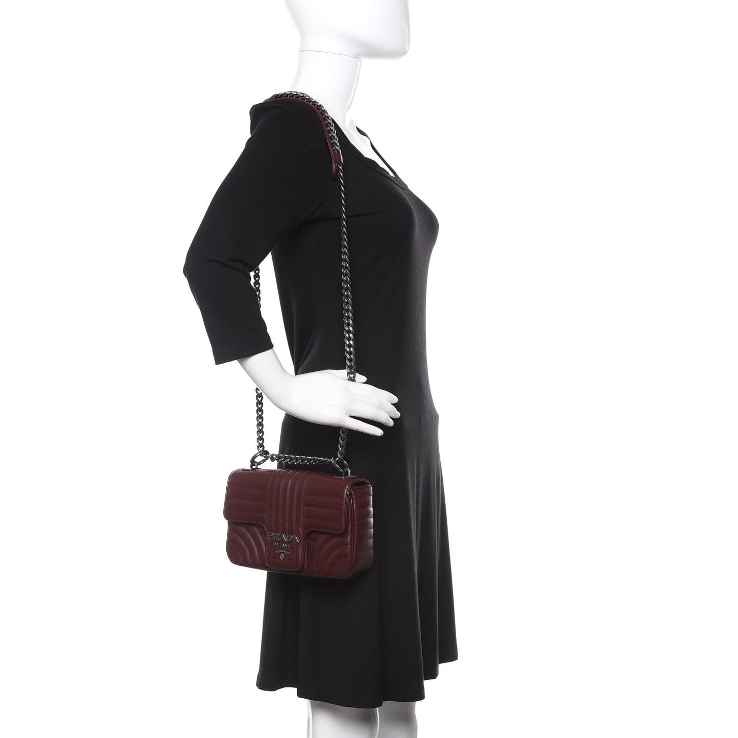 Soft Calfskin Impunture Diagramme Small Chain Flap Shoulder Bag Granato