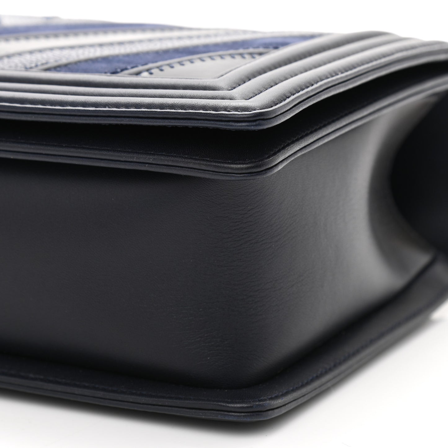 Caviar Suede Calfskin Chevron New Medium Boy Flap Navy
