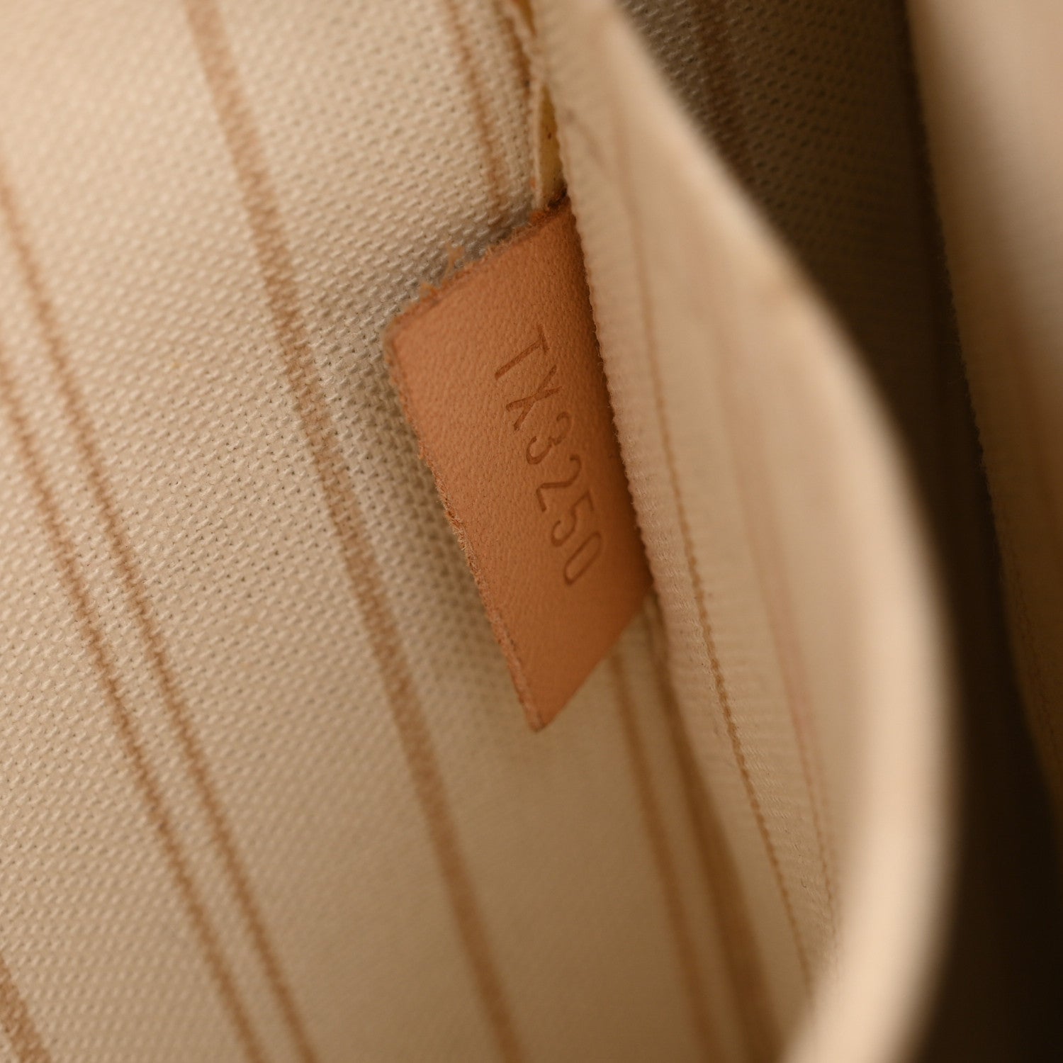 Louis Vuitton Damier Azur Neverfull MM GM Pochette 7 of 18