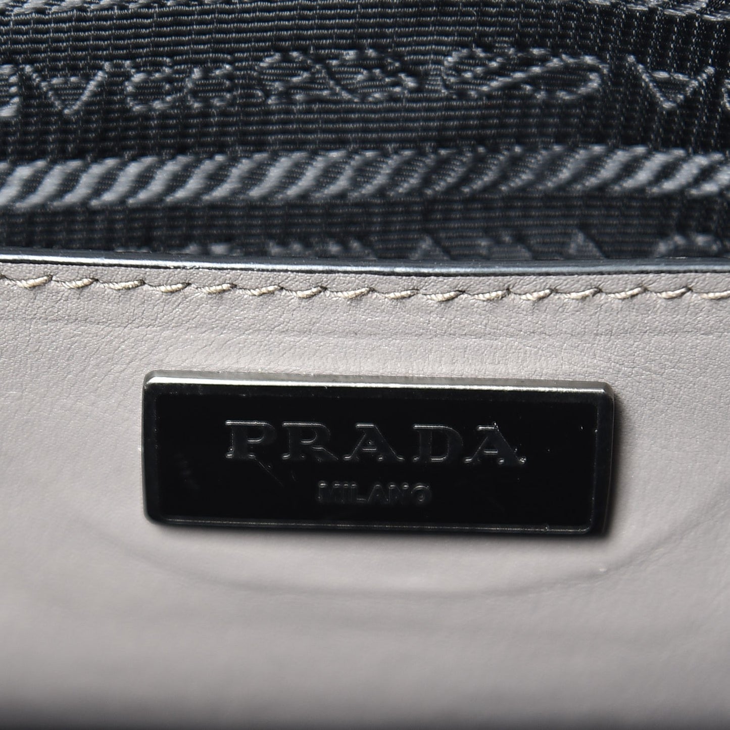 Glace Calf Bi-Color Tote Pomice Black