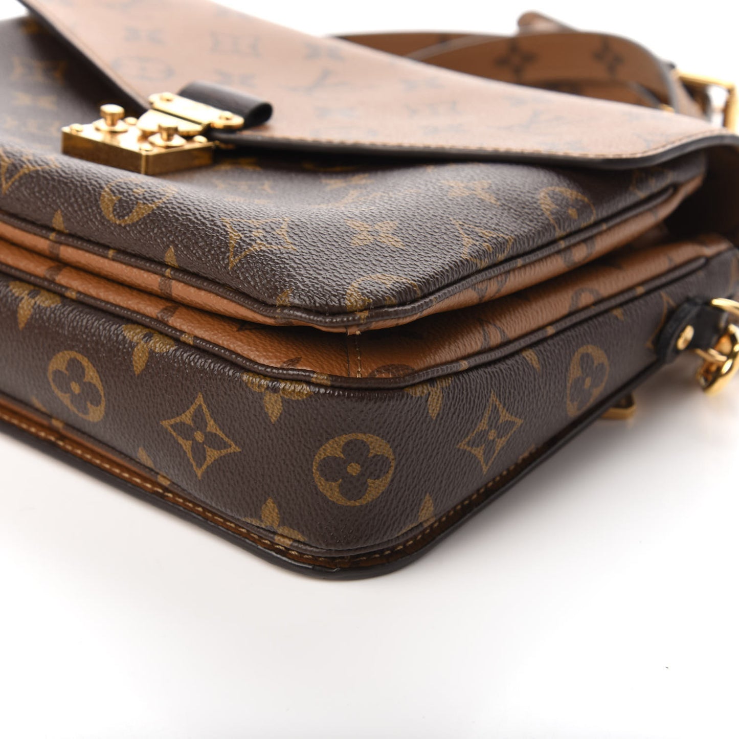 Reverse Monogram Pochette Metis