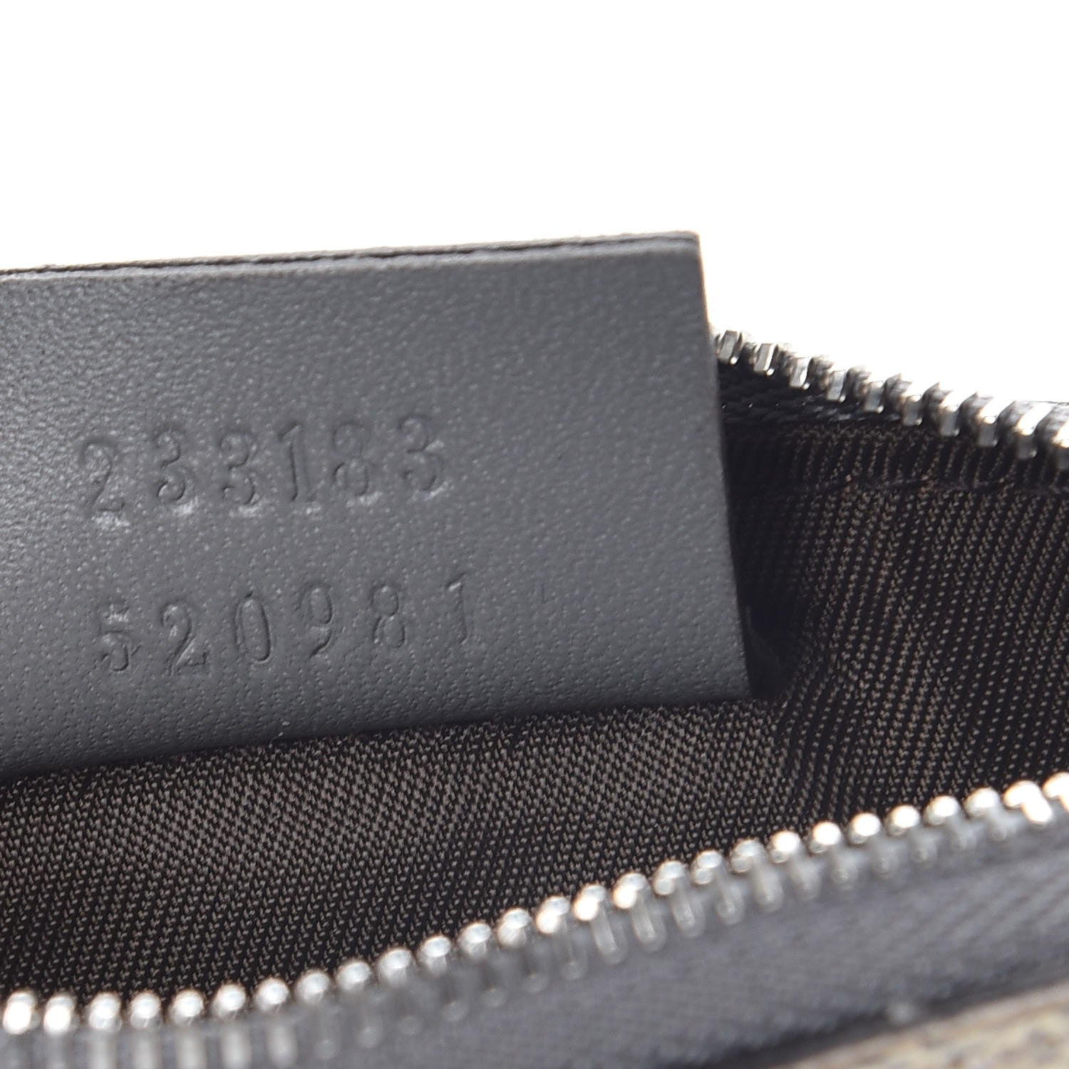 Gucci GG Supreme Monogram Key Case Ecru Grigio 7 of 7
