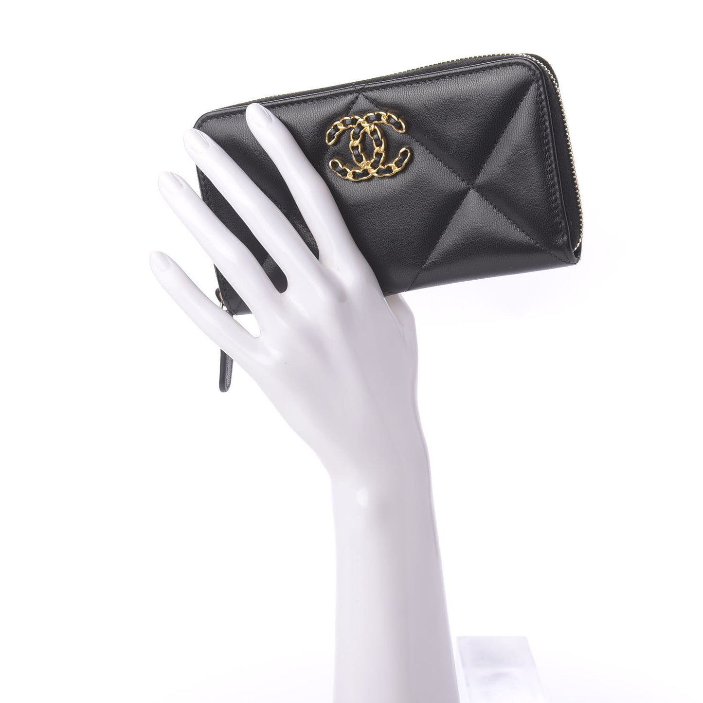 Lambskin Quilted 19 Zipped Wallet Black