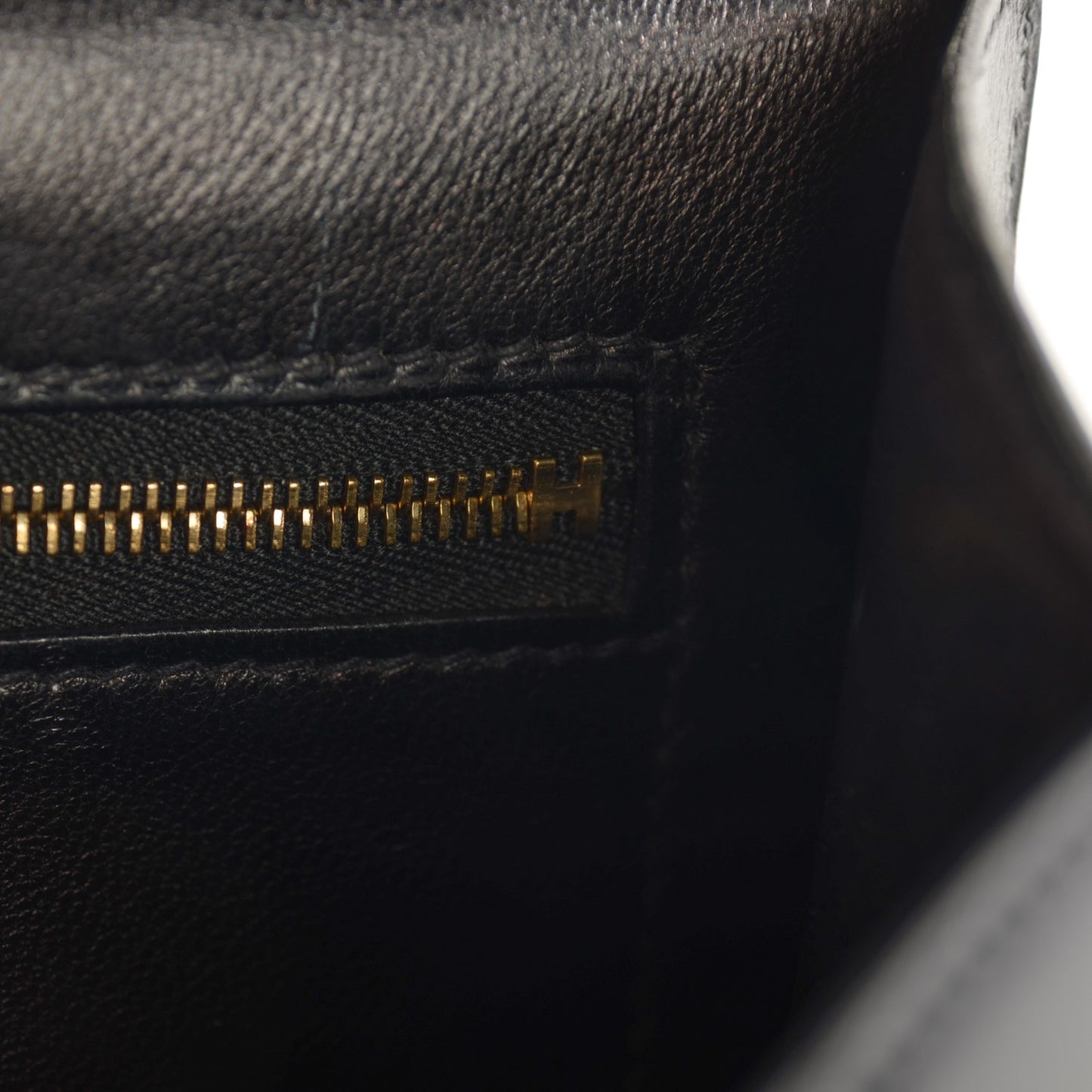 Box Constance 23 Black