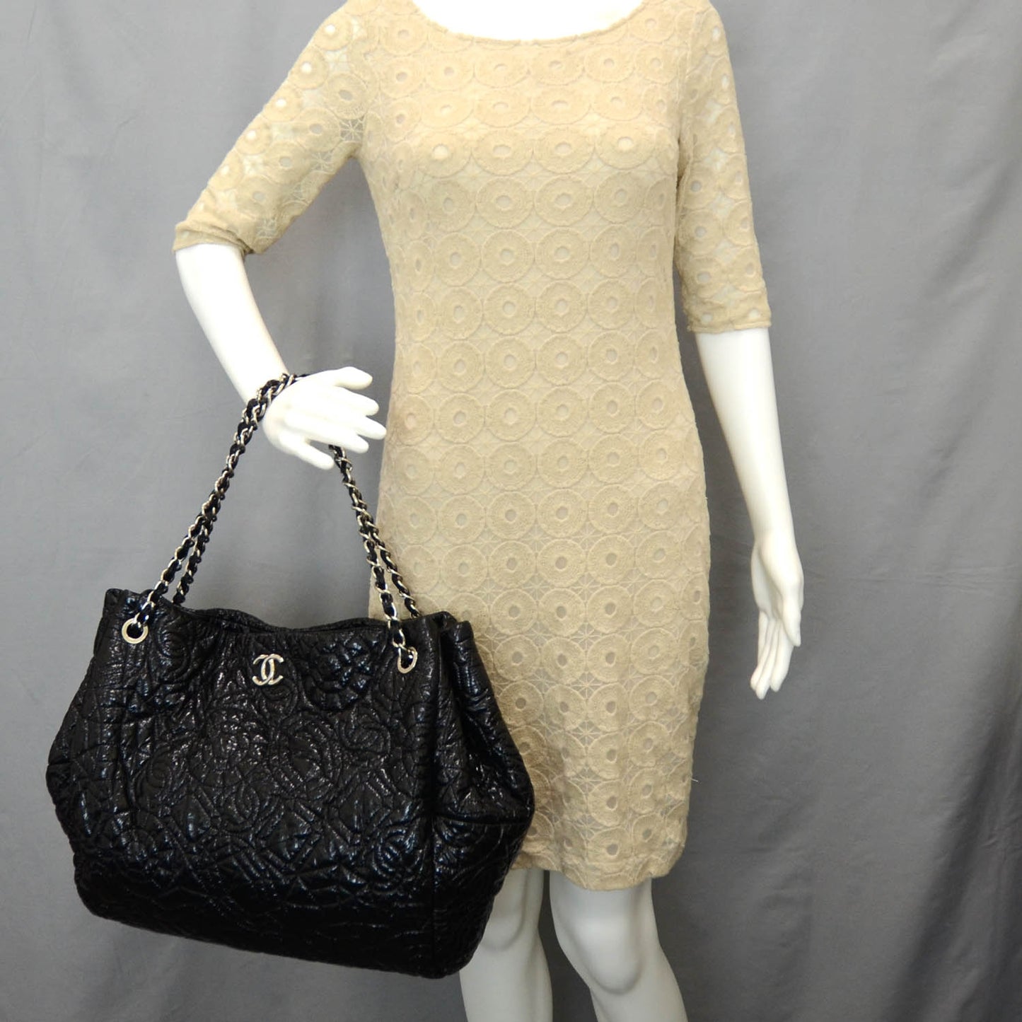 Vinyl Graphic Edge Tote Black