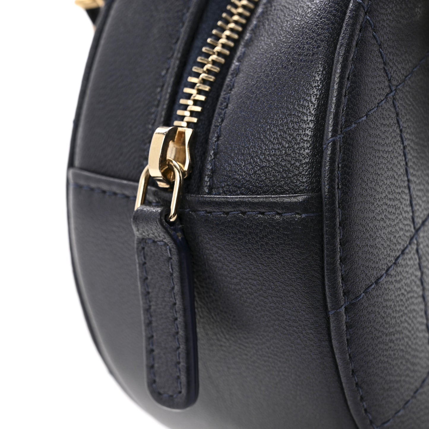 Goatskin Quilted Chic Pearls Chain Round Clutch With Chain  Navy