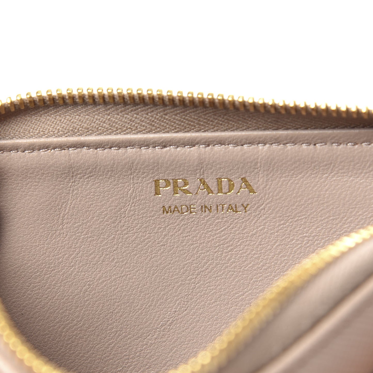 Saffiano Metal Zip Around Keychain Cipria