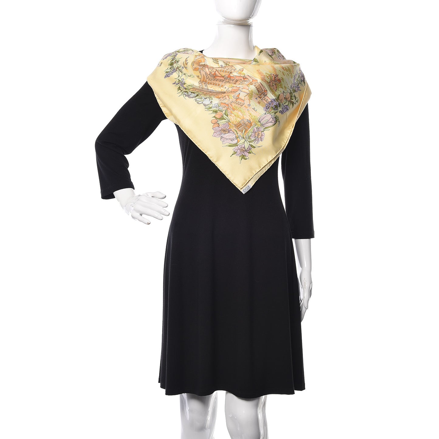 Silk Au Pays De Cocagne Scarf 90
