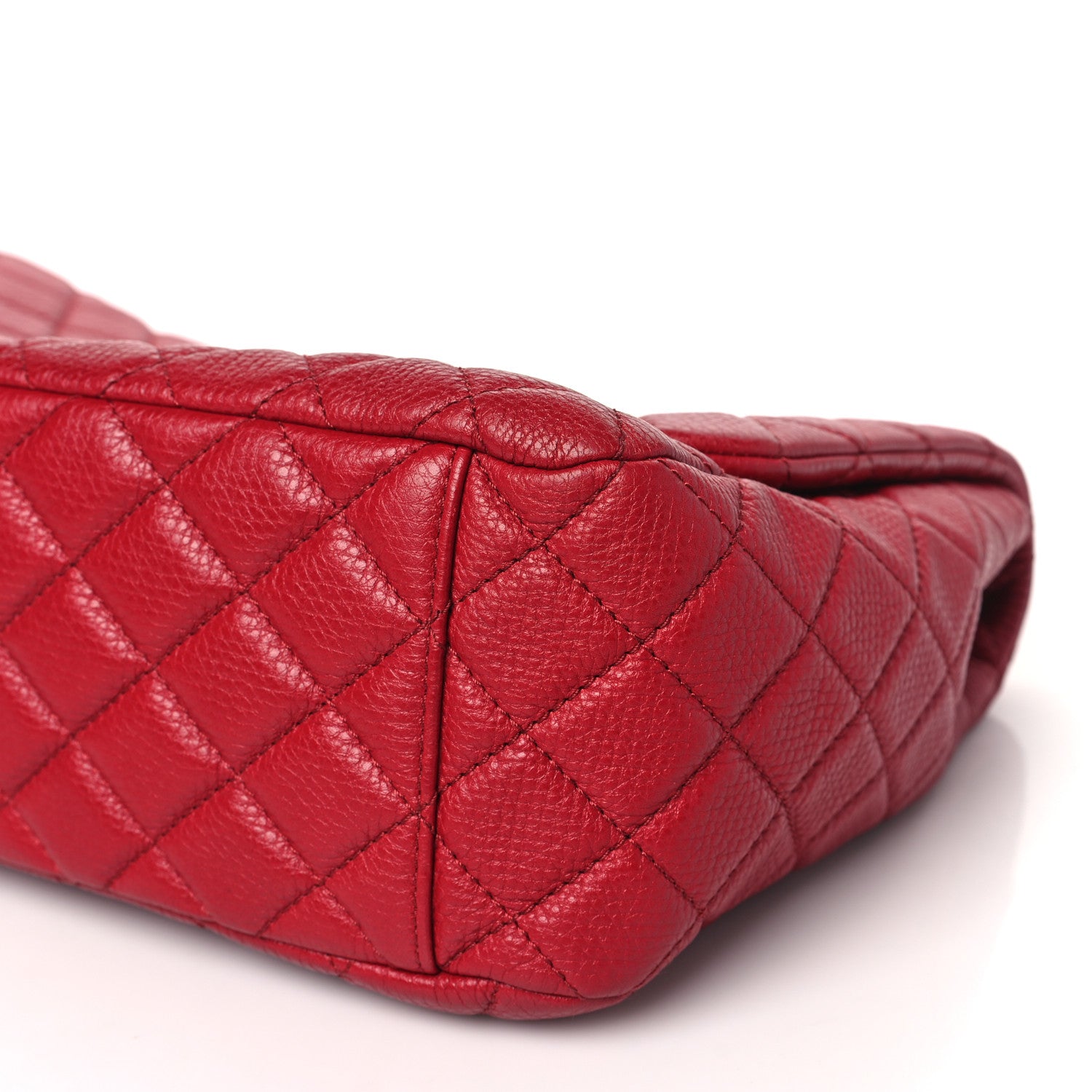 CHANEL 赤 レザー キルティング ポーチ Chanel Calfskin Quilted Small XXL Travel Flap Bag Red 1604038