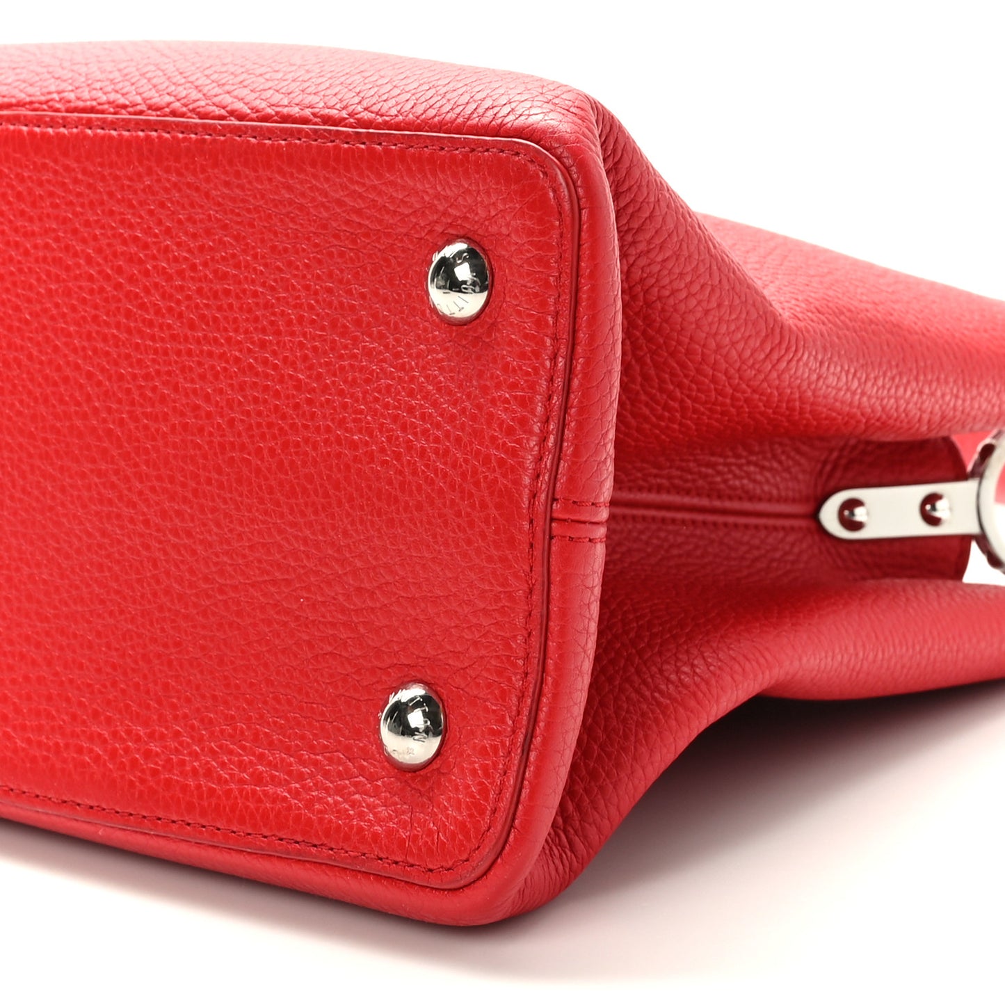 Taurillon Capucines PM Scarlet