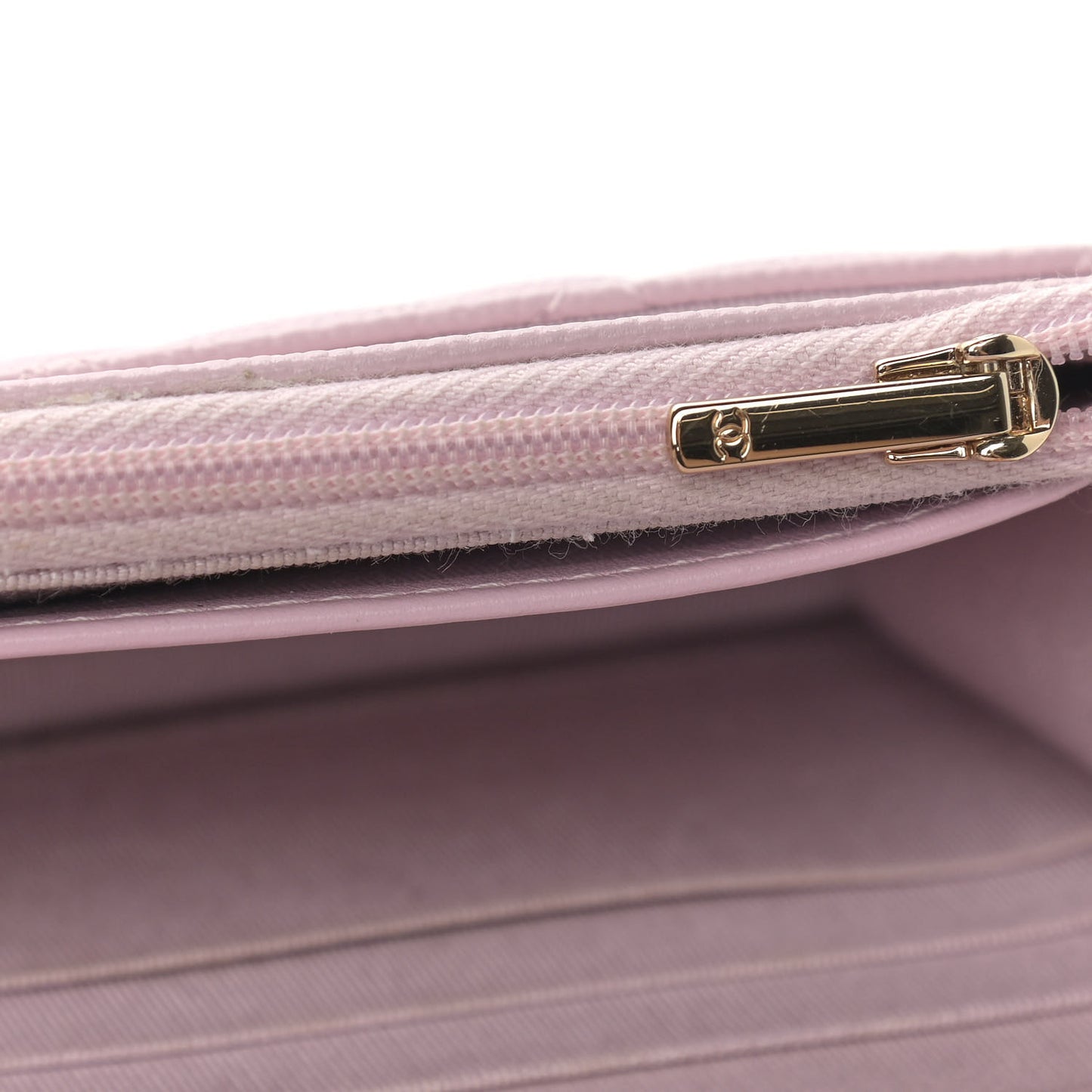 Caviar Quilted Wallet On Chain WOC Light Pink
