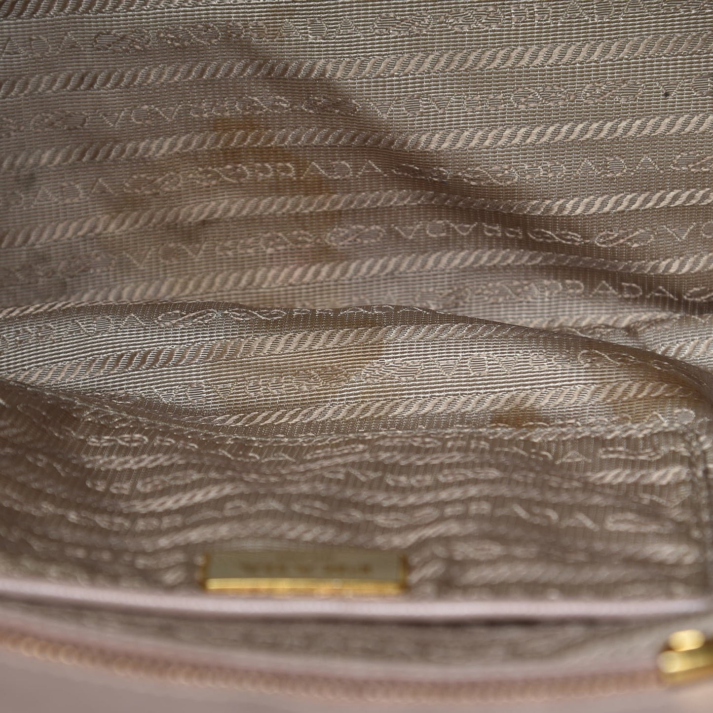Saffiano Medium Galleria Double Zip Tote Cammeo
