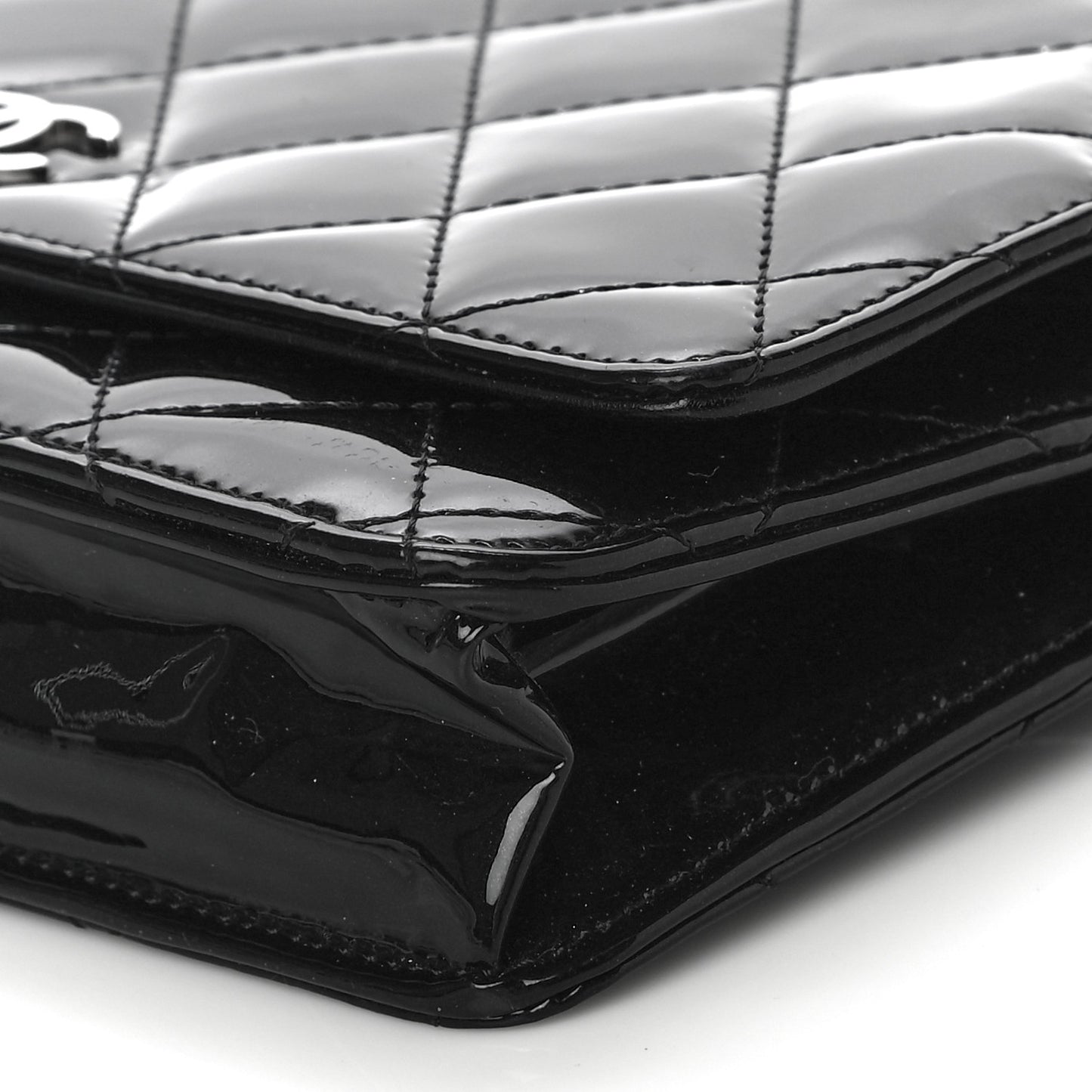 Patent Quilted Wallet On Chain WOC Black