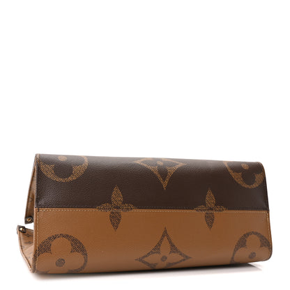 Louis Vuitton Reverse Monogram Giant Onthego MM 4 of 9