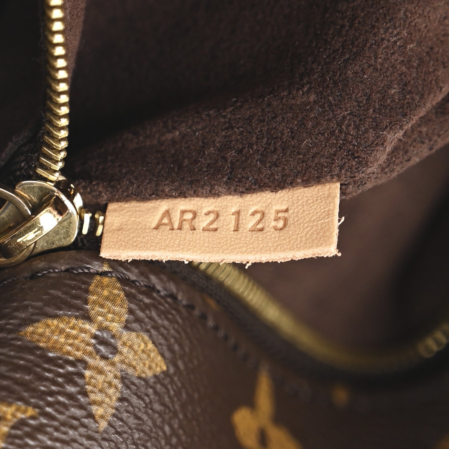 Louis Vuitton Monogram Metis 7 of 10
