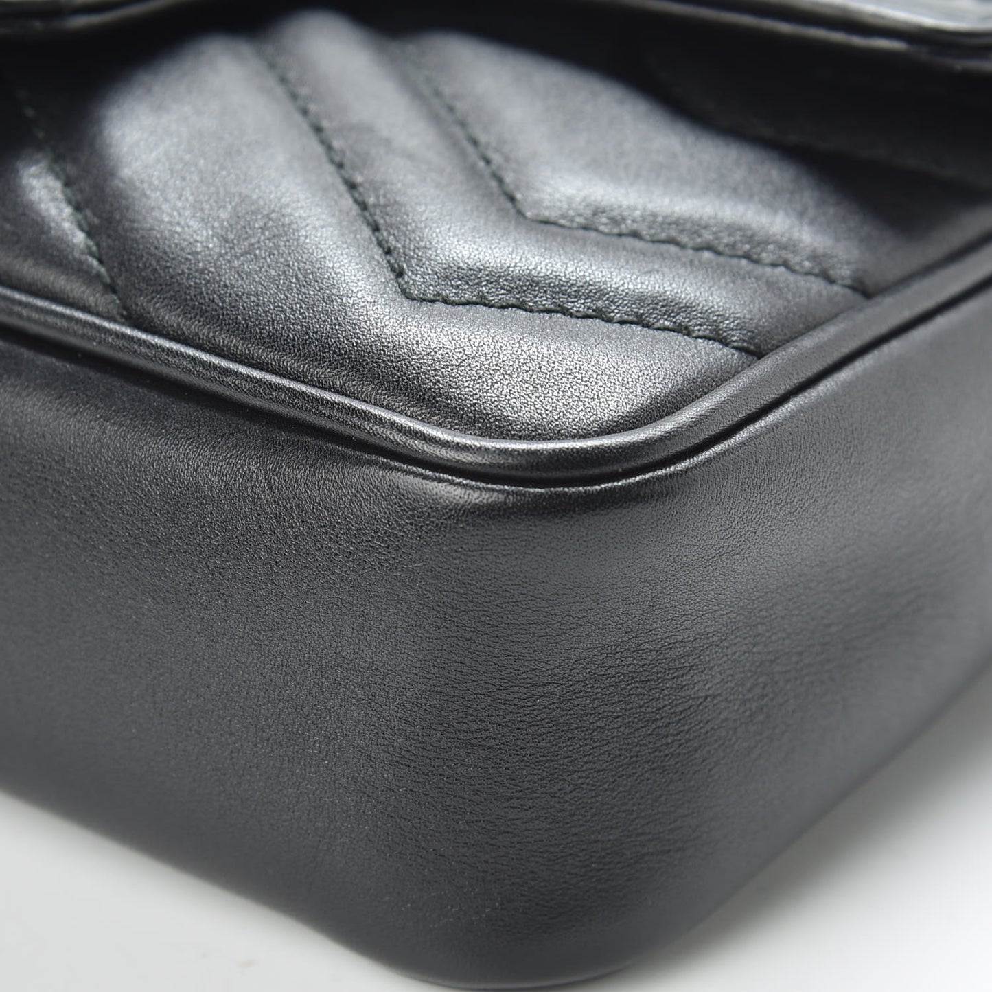 Calfskin Matelasse Super Mini GG Marmont Shoulder Bag Black