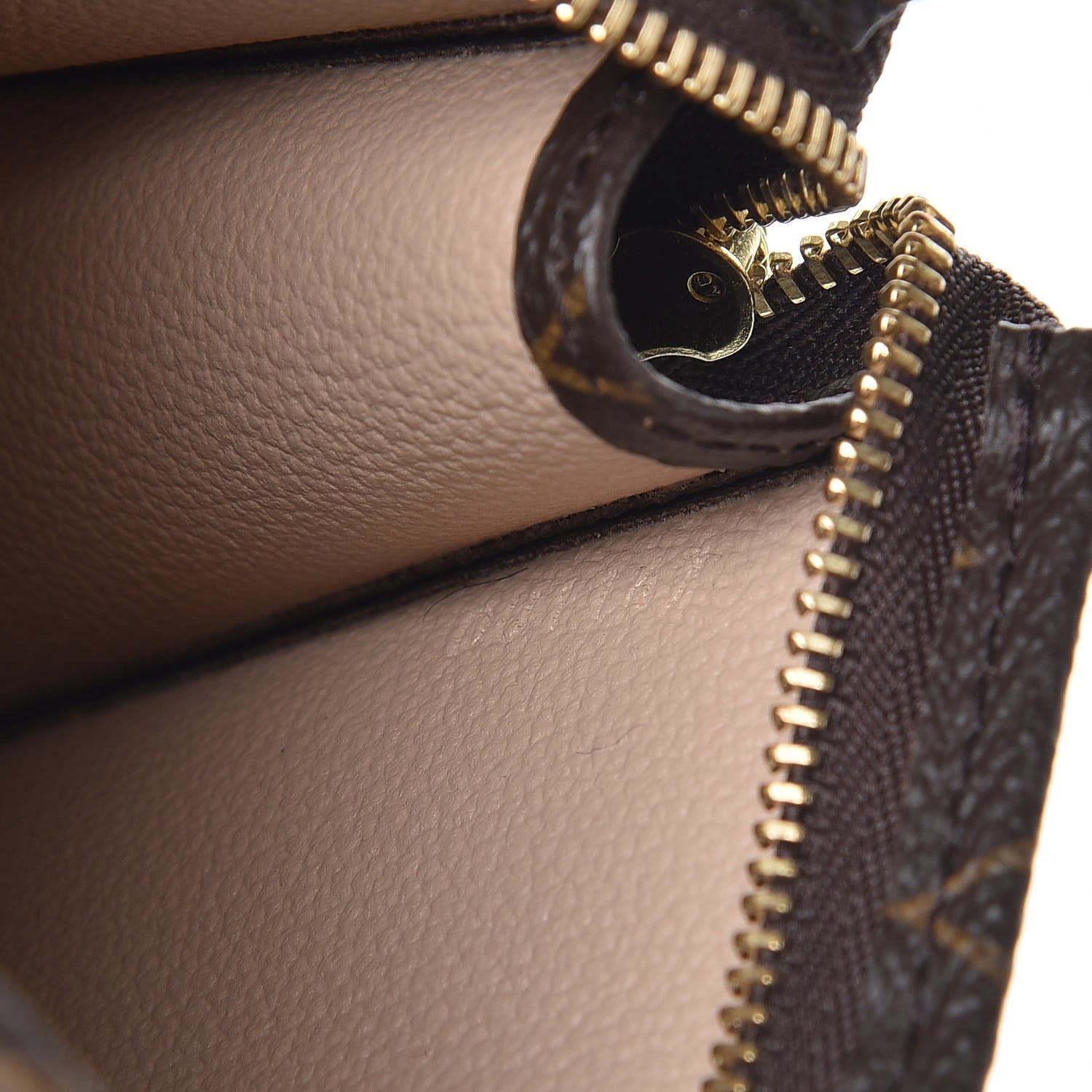 Louis Vuitton Monogram Toiletry Pouch 15 7 of 7