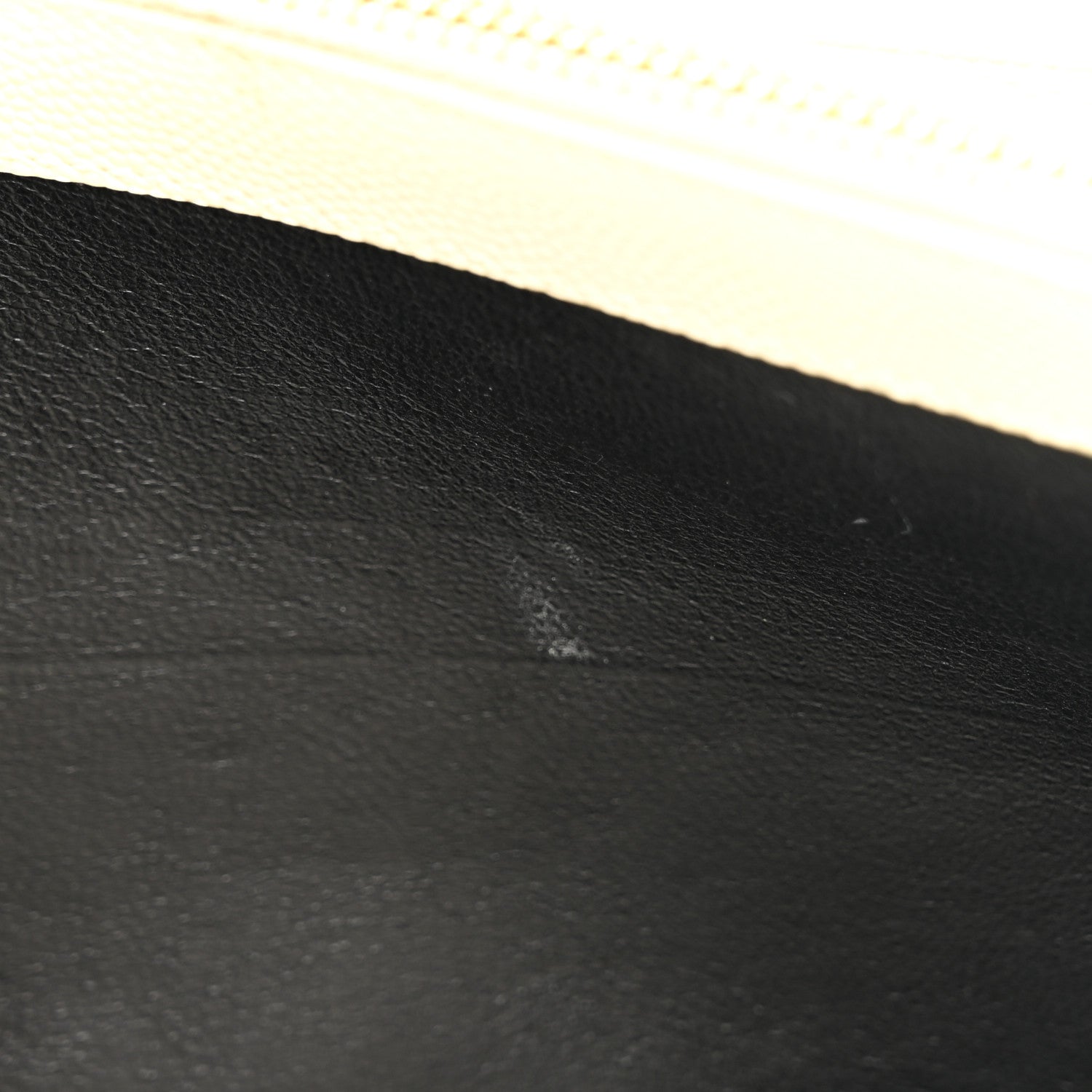 Saint Laurent Grain De Poudre Matelasse Chevron Monogram Chain Wallet Crema Soft 13 of 18