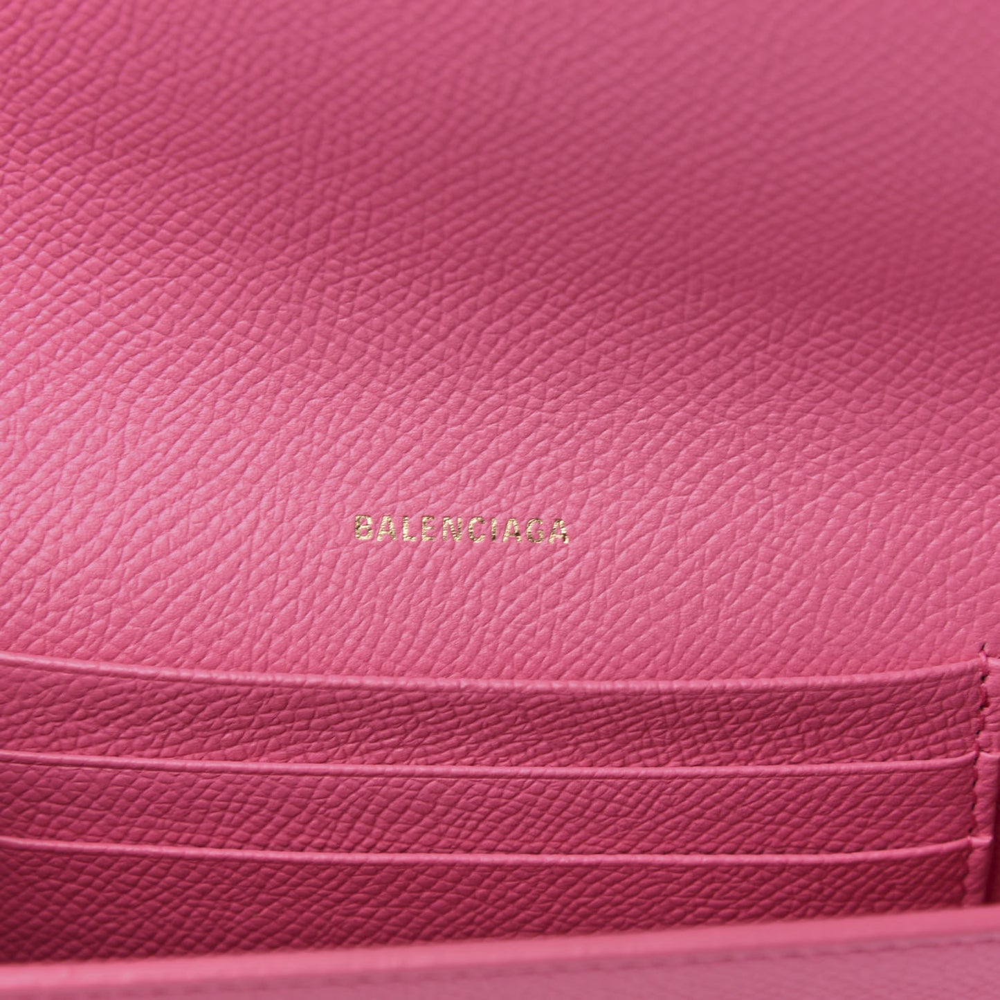 Signature Grained Calfskin Logo Ville Wallet on Chain Bubble Gum Black