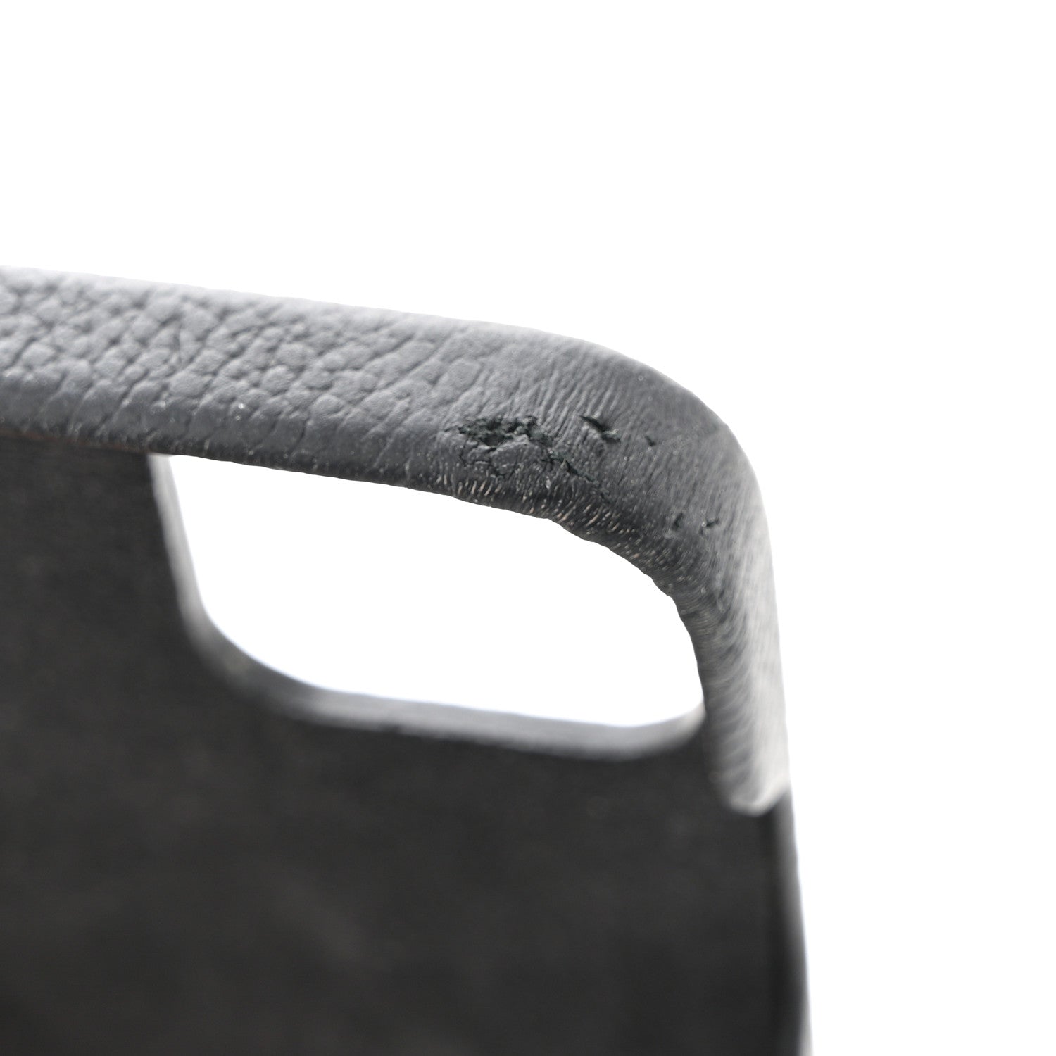 Louis Vuitton Monogram iPhone 12/12 Pro Bumper Black 8 of 8
