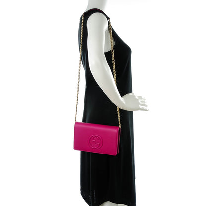 Gucci Pebbled Calfskin Soho Wallet on Chain Bright Bougainvillea 2 of 6