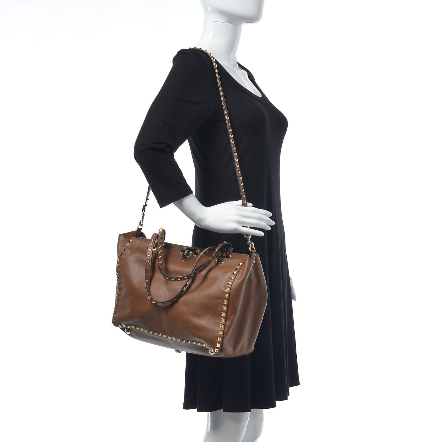 Vitello Medium Rockstud Tote Dark Noisette
