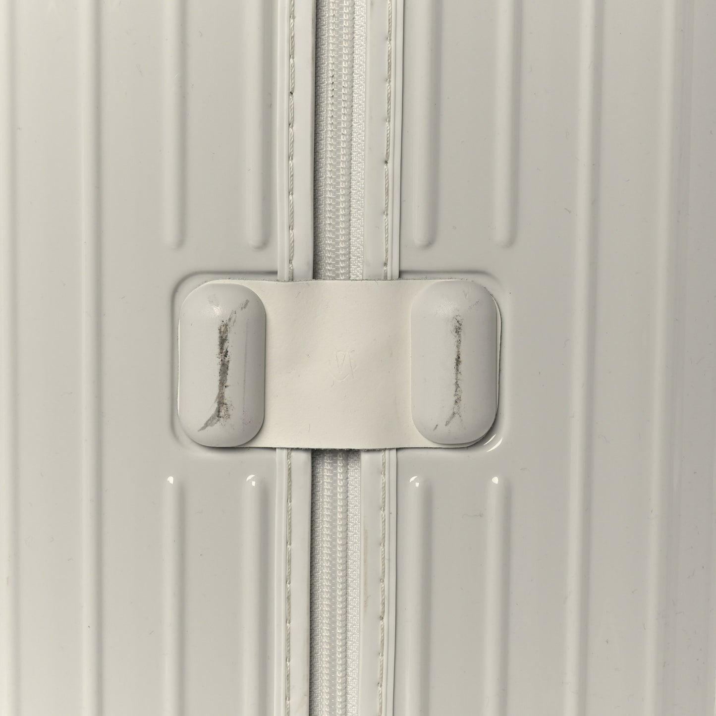 Gloss Polycarbonate Essential Check-In M White