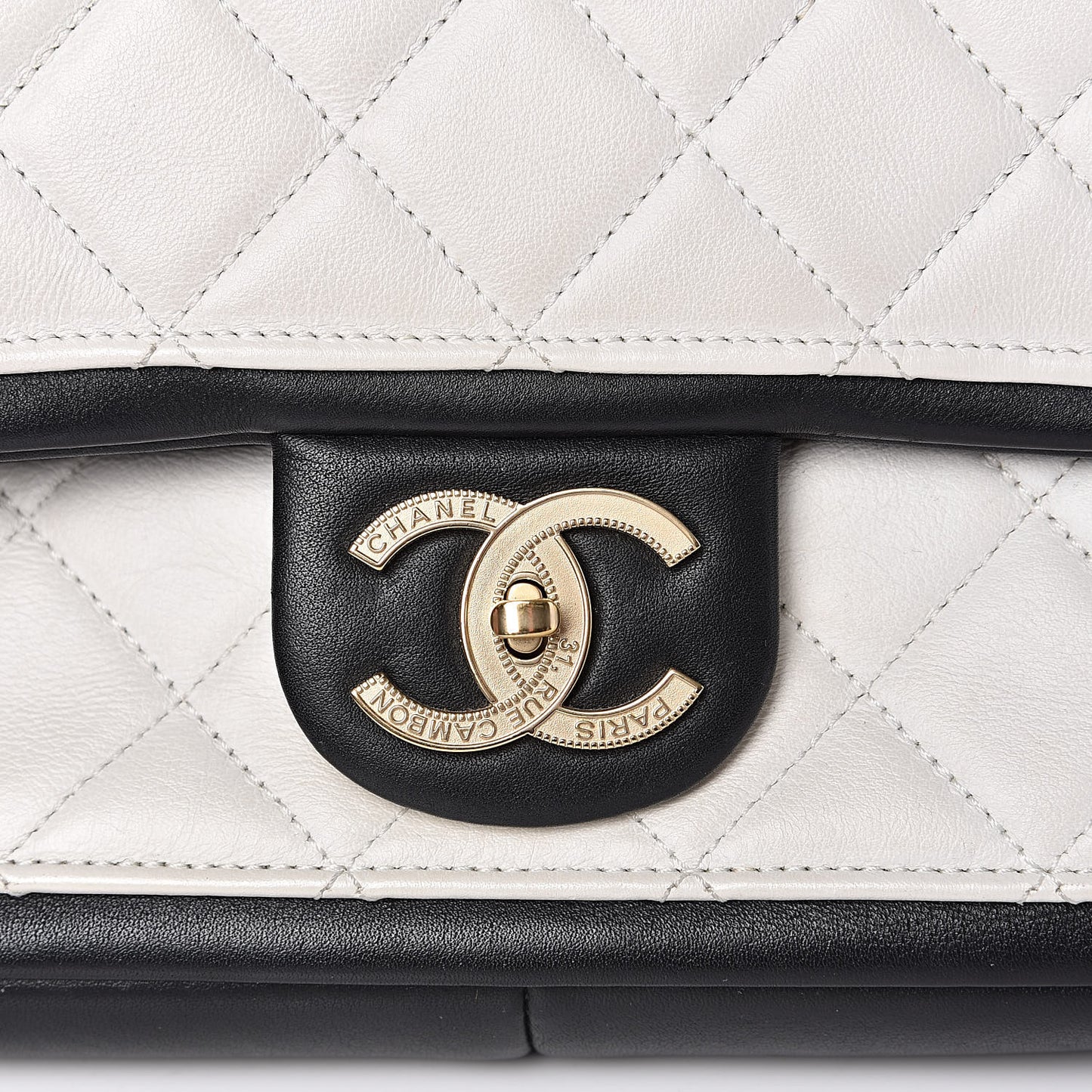 Lambskin Quilted Graphic Medium Flap White Black