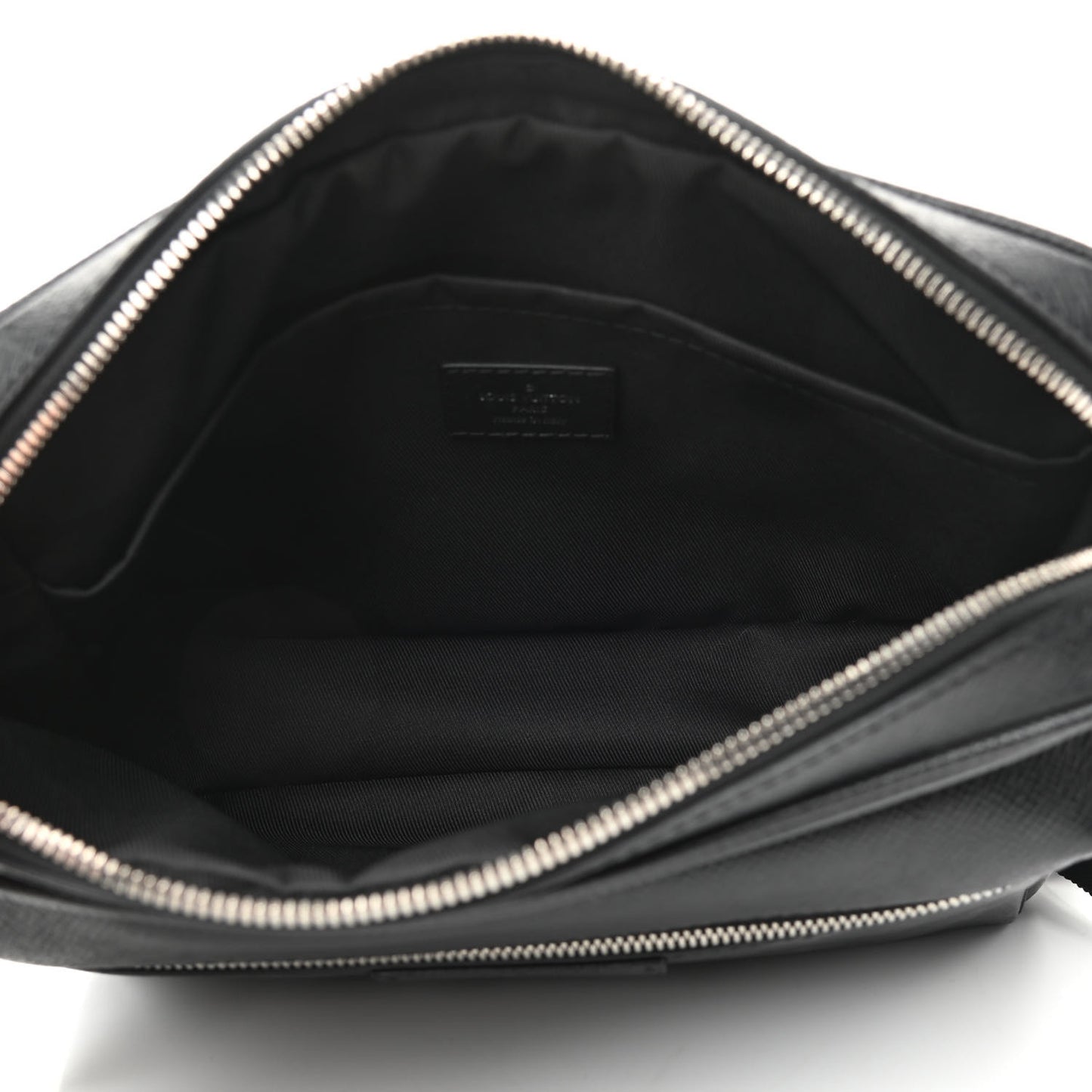 Taiga Monogram Eclipse Outdoor Messenger Black