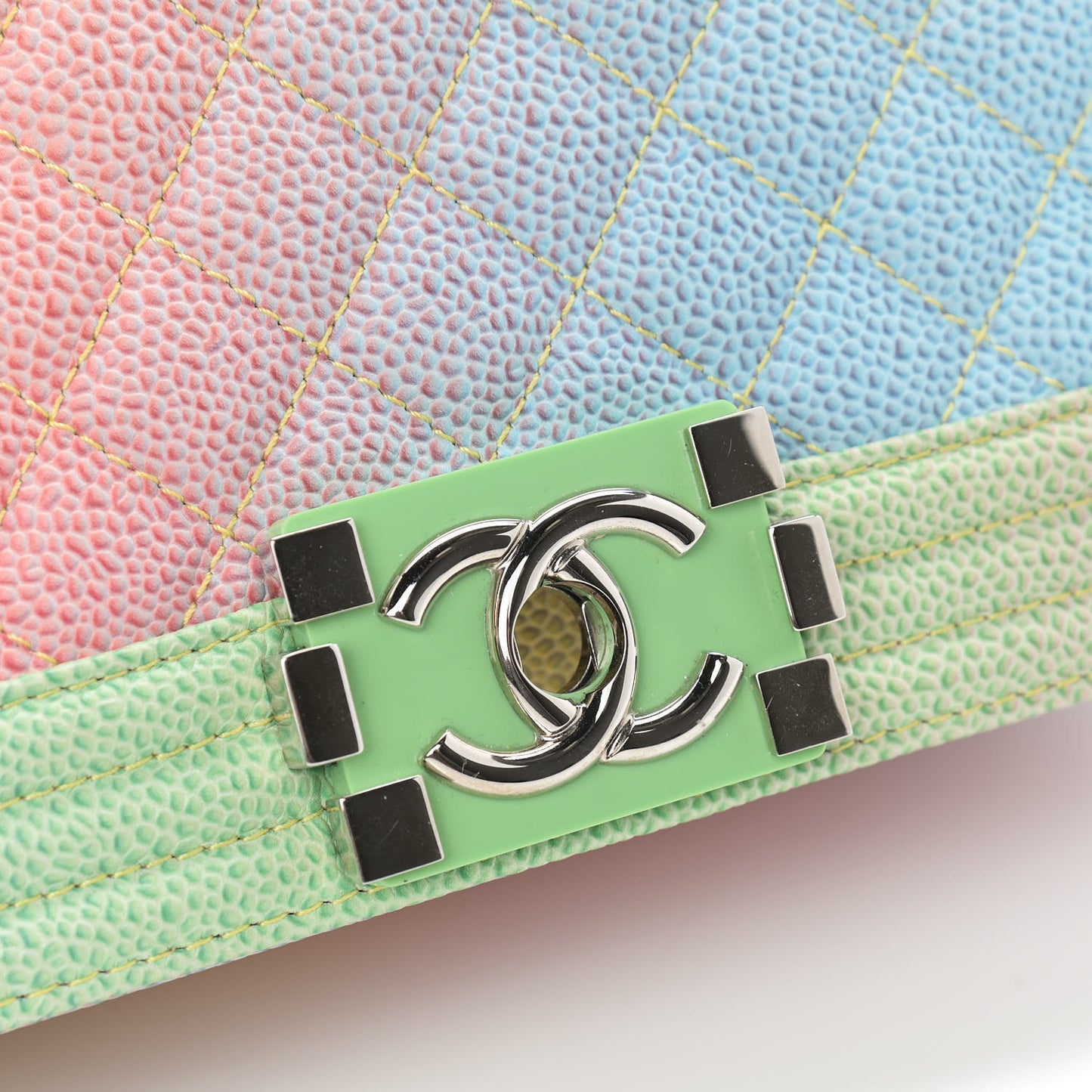 Caviar Quilted Medium Cuba Rainbow Boy Flap Multicolor