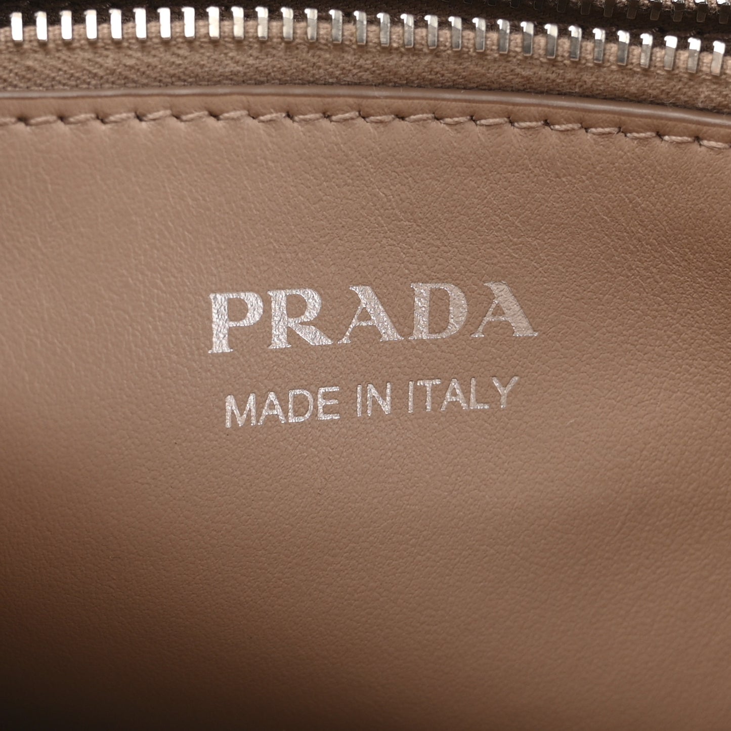 Soft Calfskin Impunture Diagramme Tote Cipria