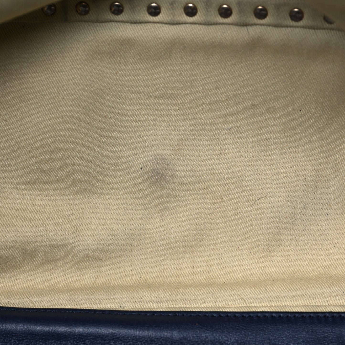 Vitello Medium Rockstud Tote Marine