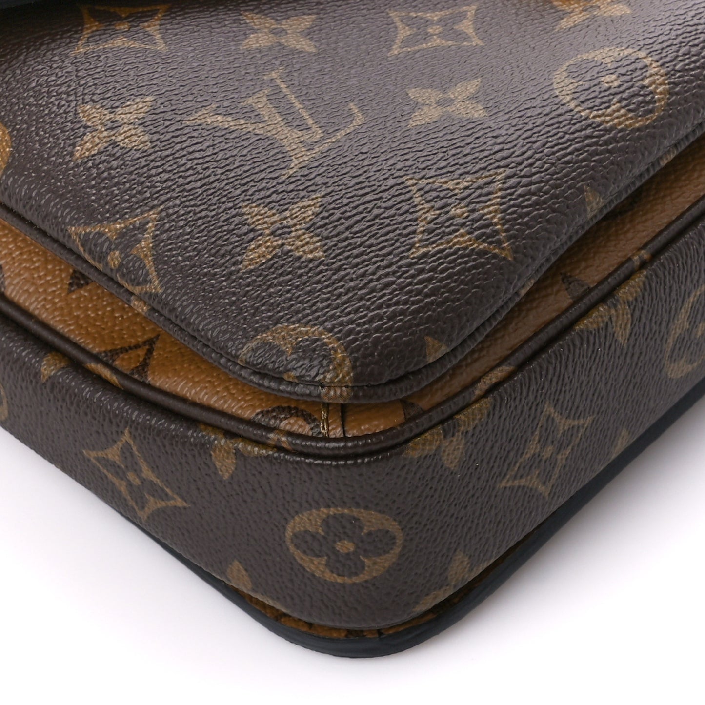 Reverse Monogram Pochette Metis
