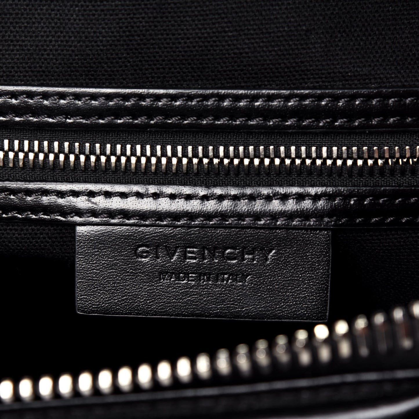 Shiny Lord Calfskin Small Antigona Black