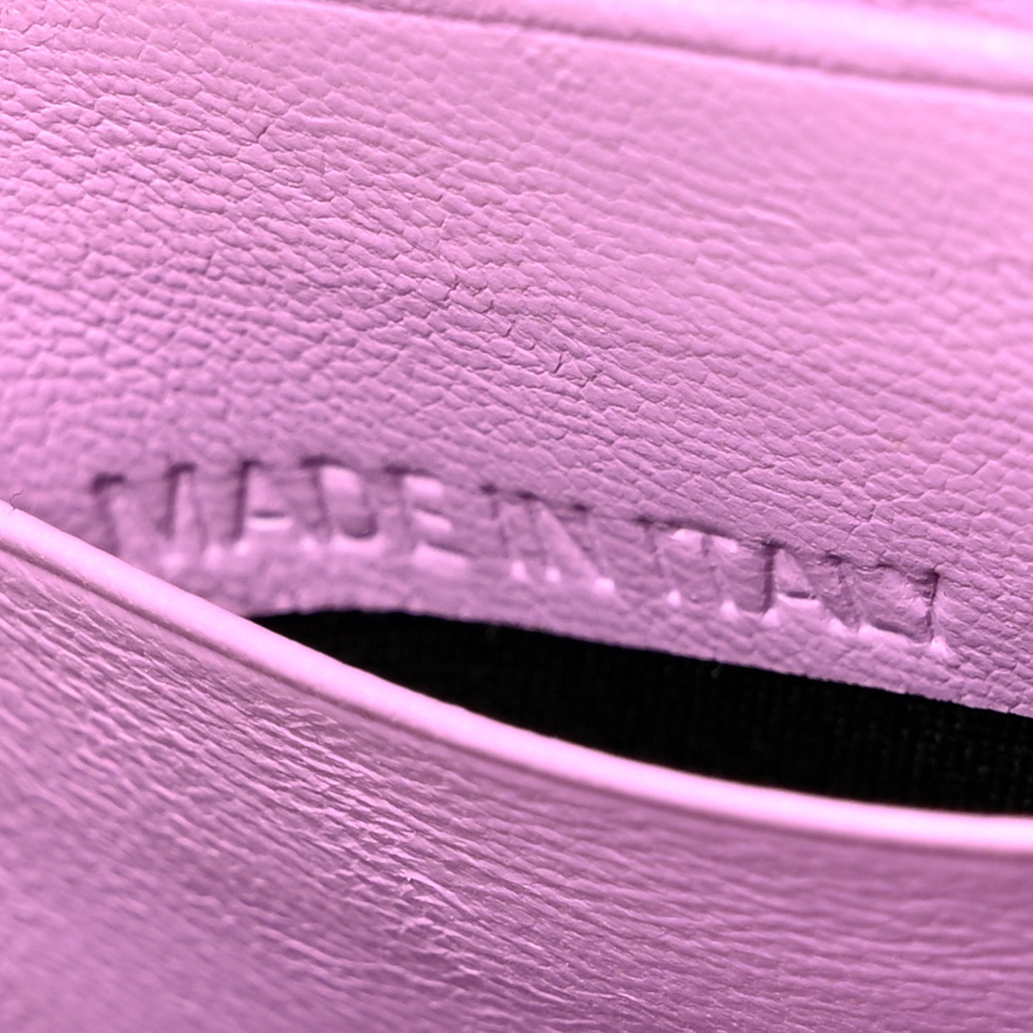 Shiny Box Calfskin Tonal B Hourglass Chain Bag Liliac