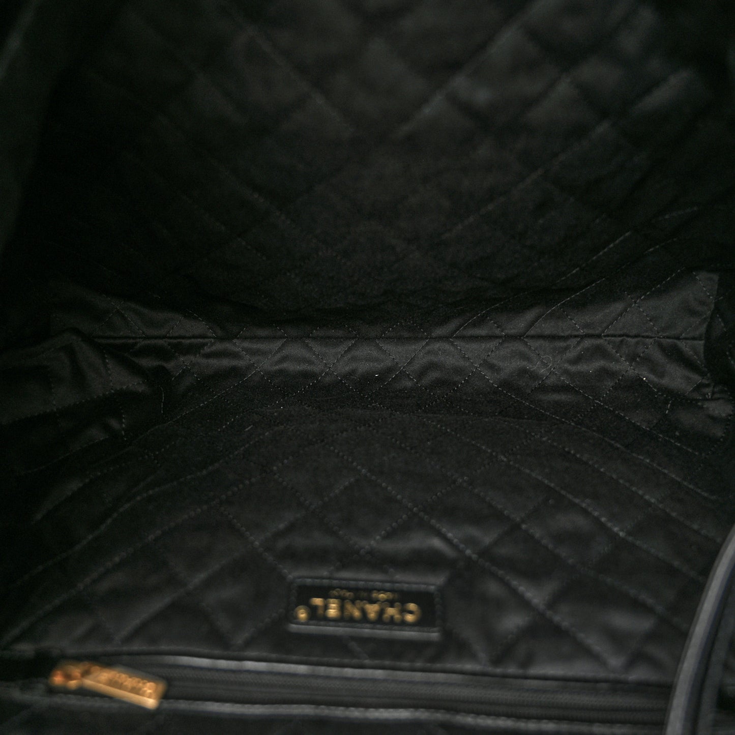 Shiny Calfskin Quilted Chanel 22 Black