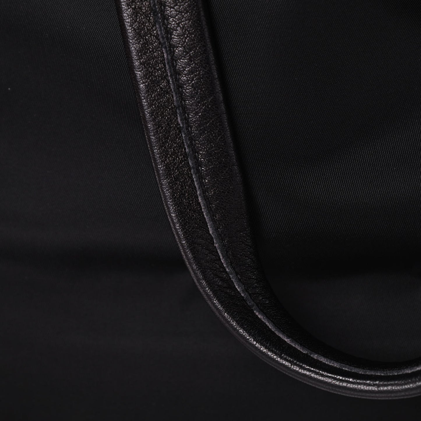 Tessuto Nylon Vitello Daino Tote Black