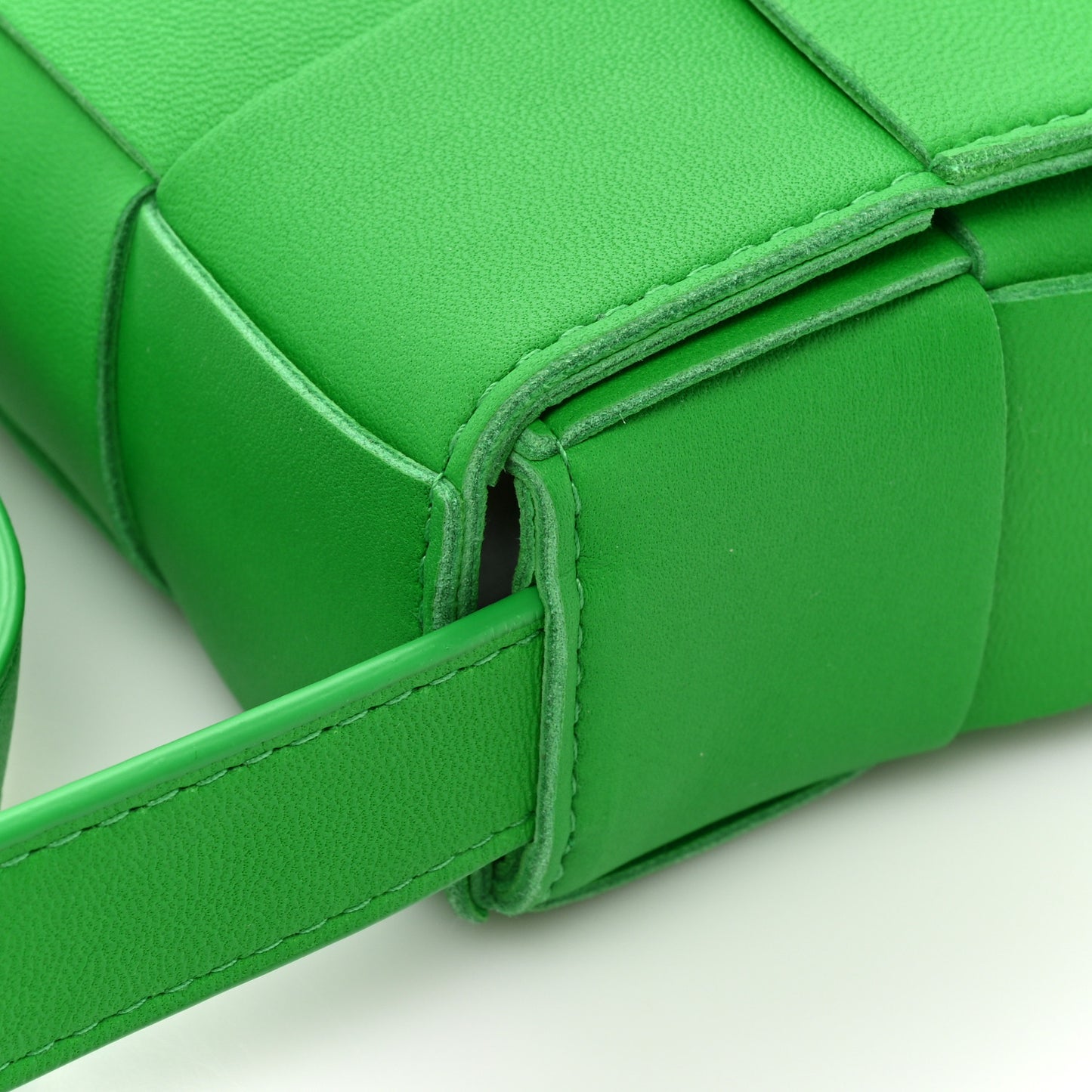 Lambskin Maxi Intrecciato Extra Mini Cassette Crossbody Bag Parakeet