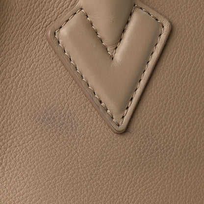 Louis Vuitton Mahina On My Side PM Galet 9 of 13