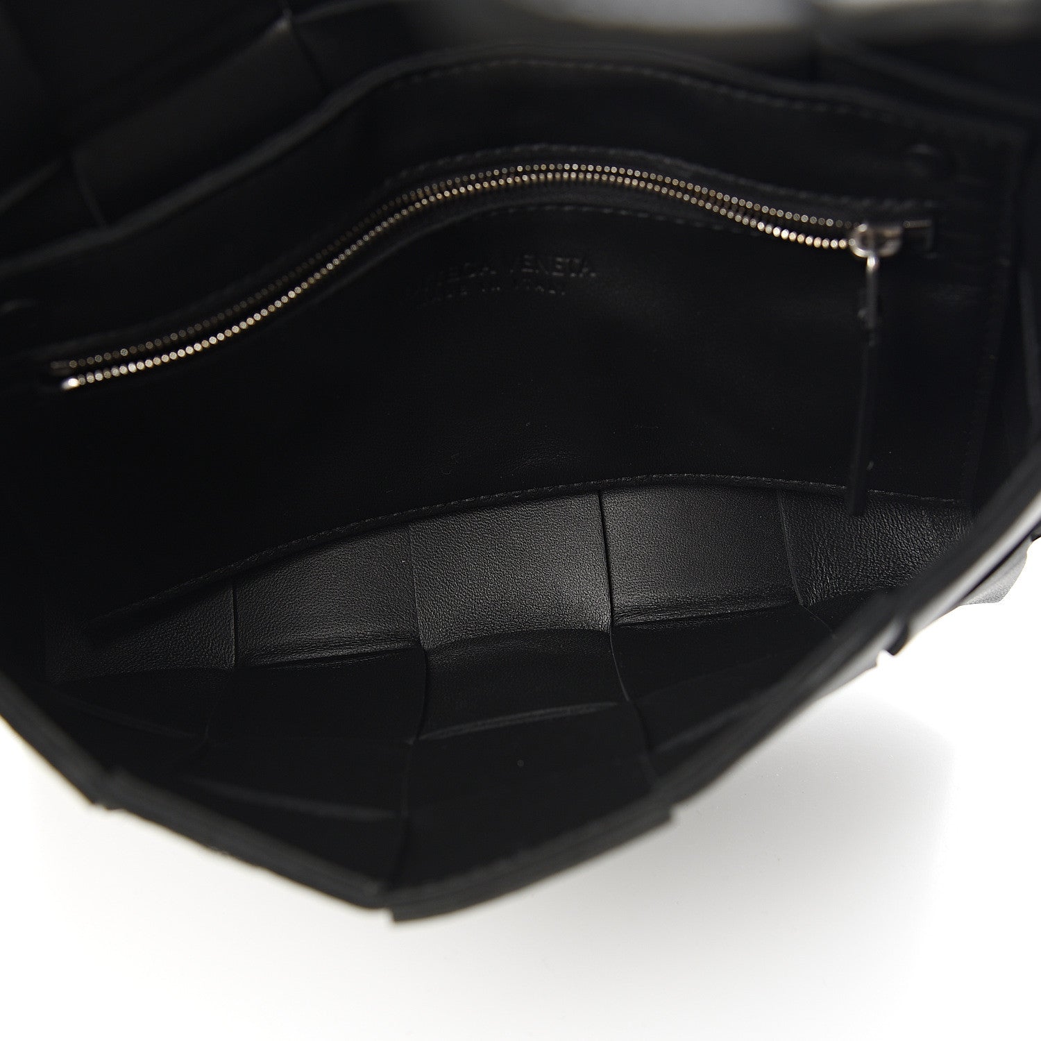Bottega Veneta Lambskin Maxi Intrecciato Cassette Crossbody Bag Black 4 of 7